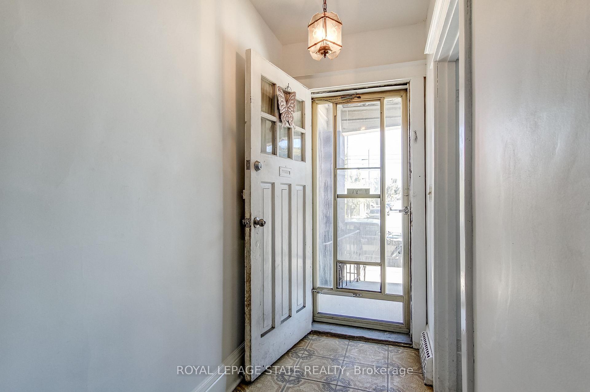 Photo 3 of 69 Gage Avenue N, Hamilton, Stipley — HOMEH