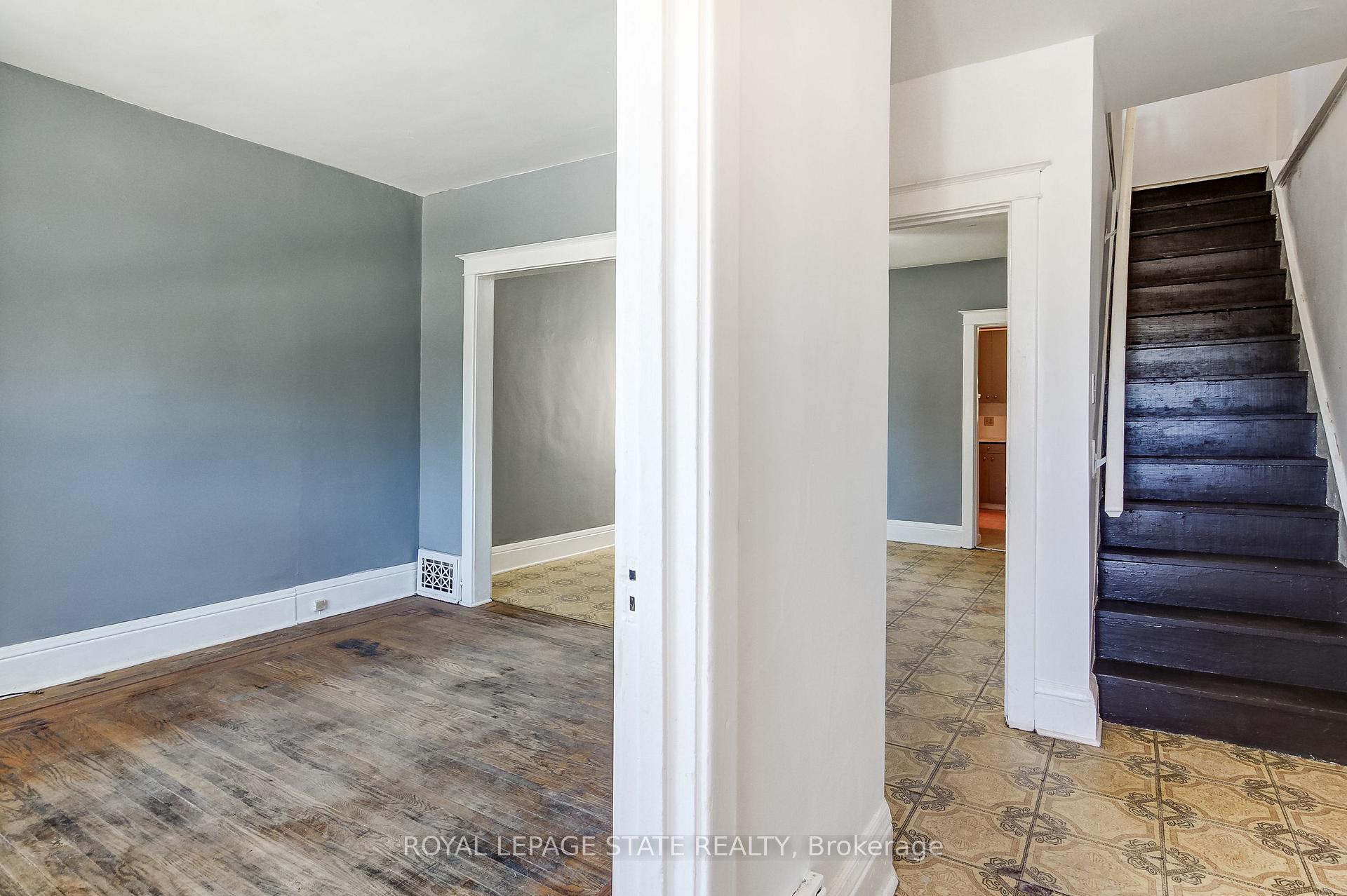 Photo 4 of 69 Gage Avenue N, Hamilton, Stipley — HOMEH