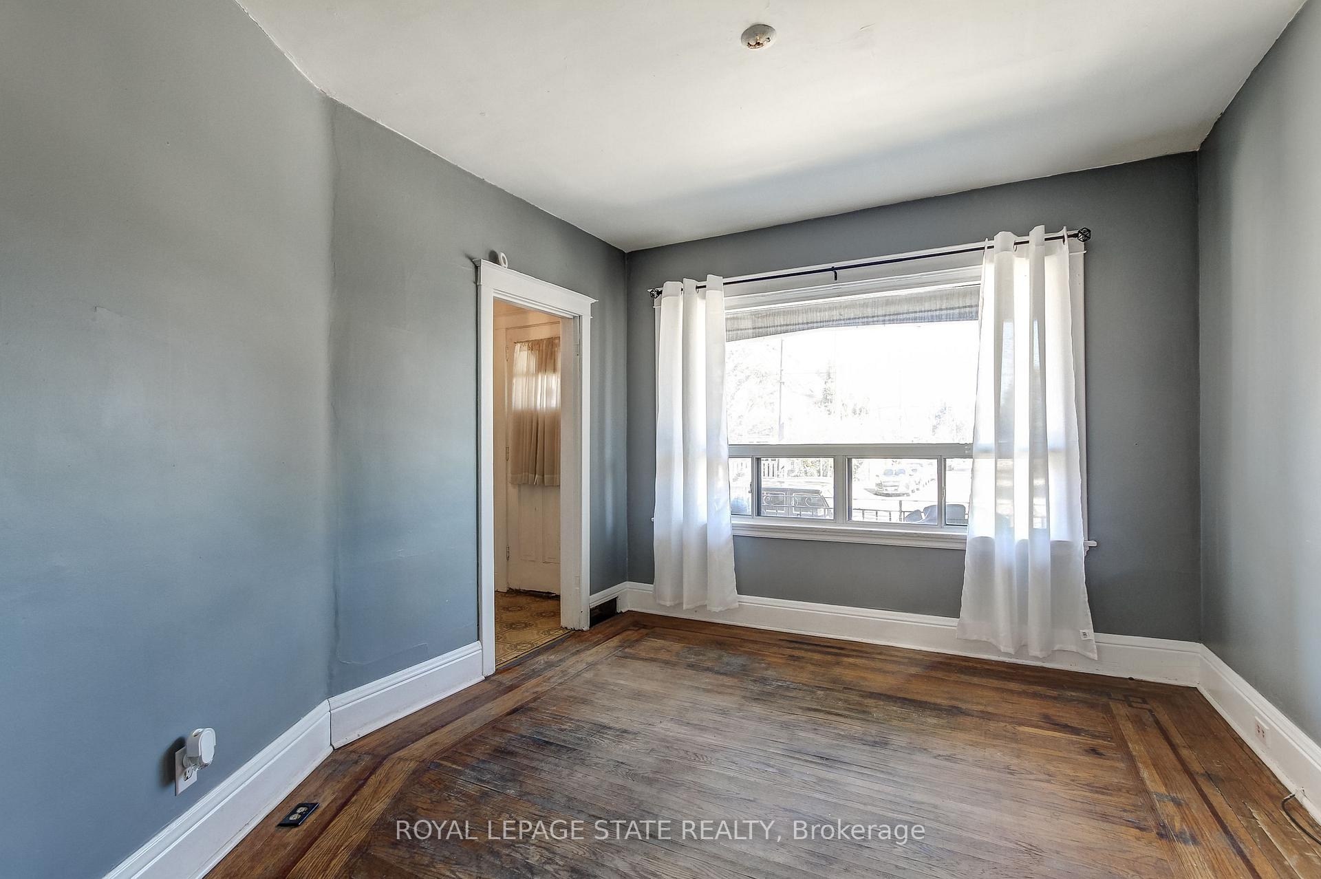 Photo 5 of 69 Gage Avenue N, Hamilton, Stipley — HOMEH