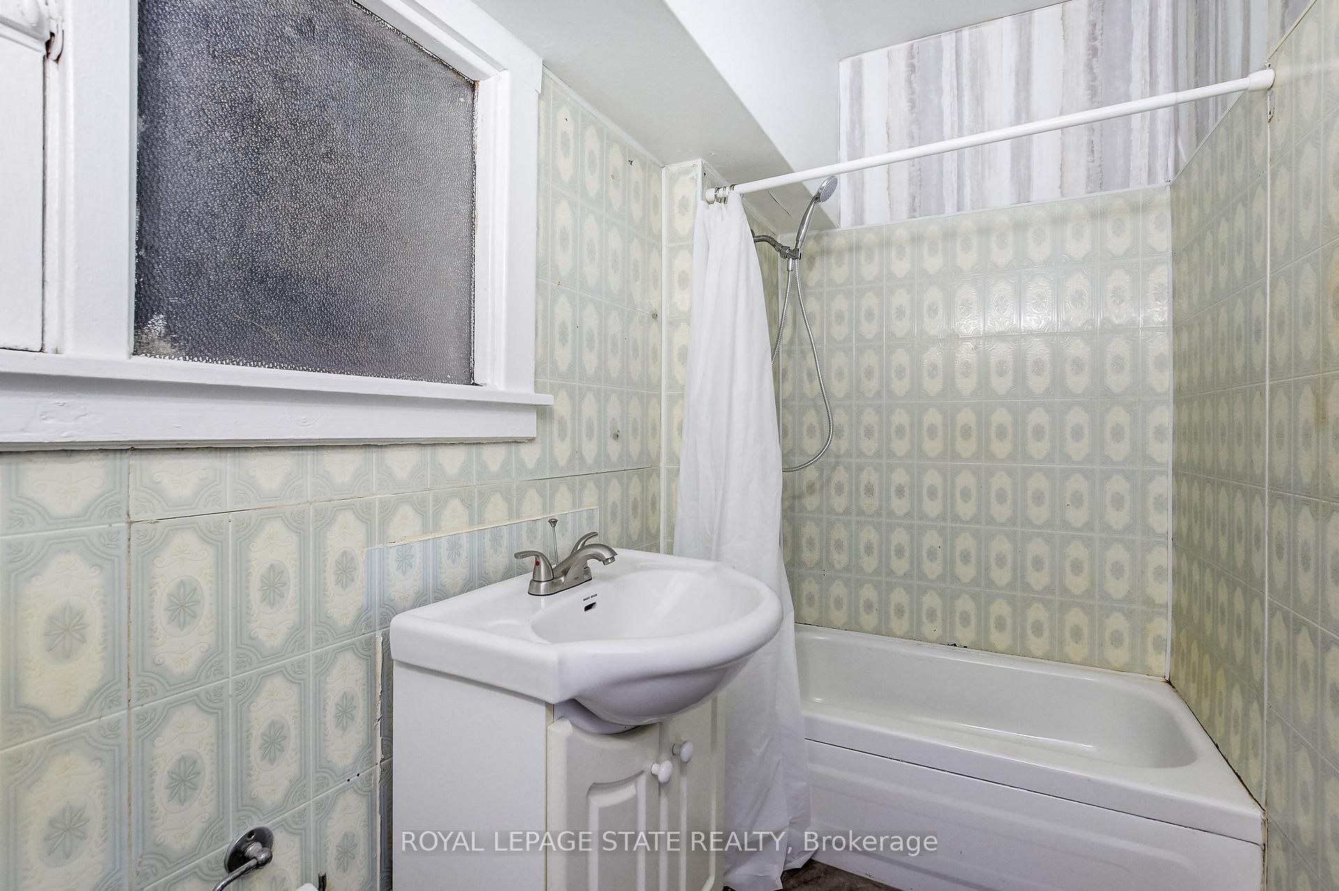 Photo 19 of 69 Gage Avenue N, Hamilton, Stipley — HOMEH