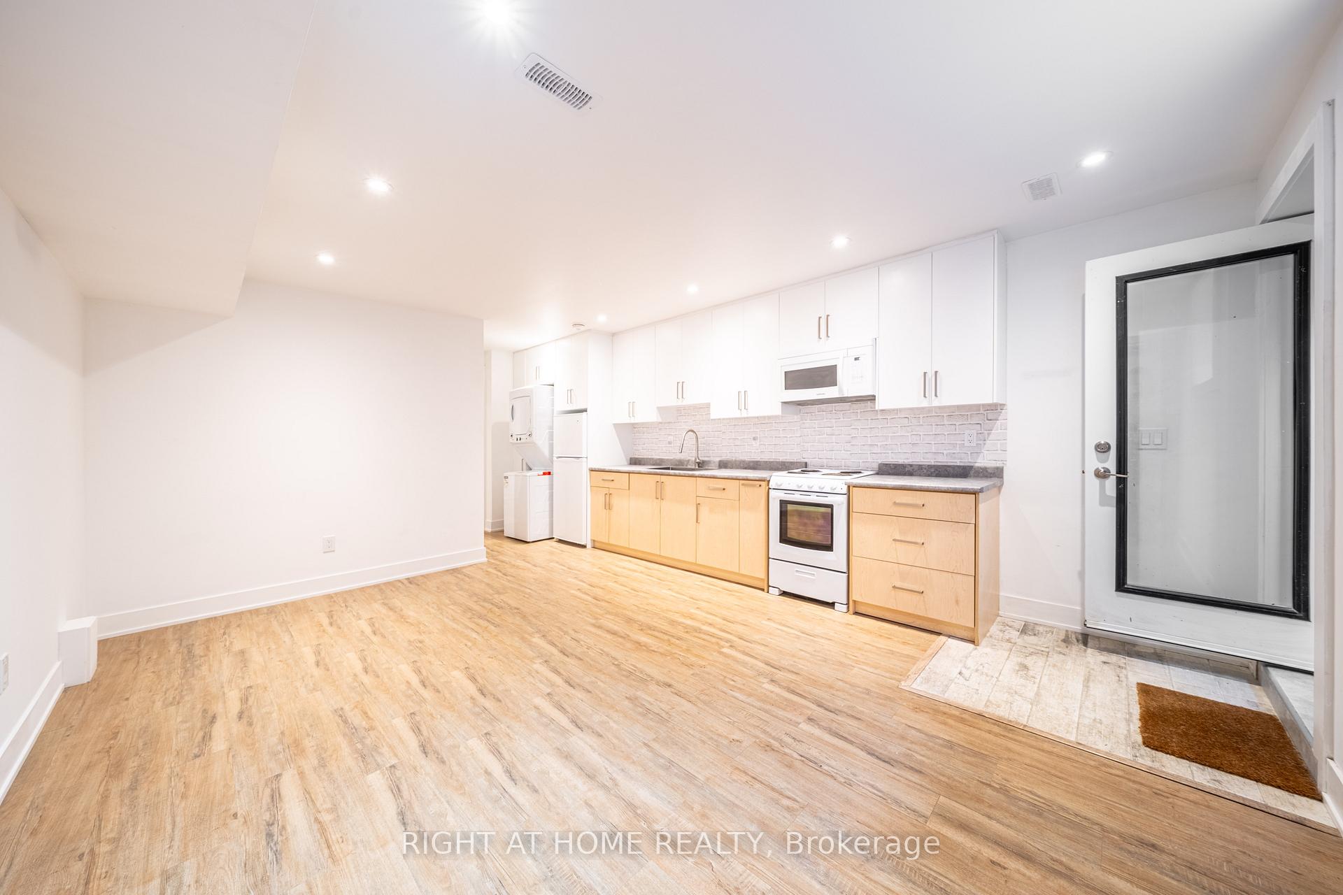Photo 2 of Unit Lower, 49 B East Drive, Toronto, Rockcliffe-Smythe — HOMEH