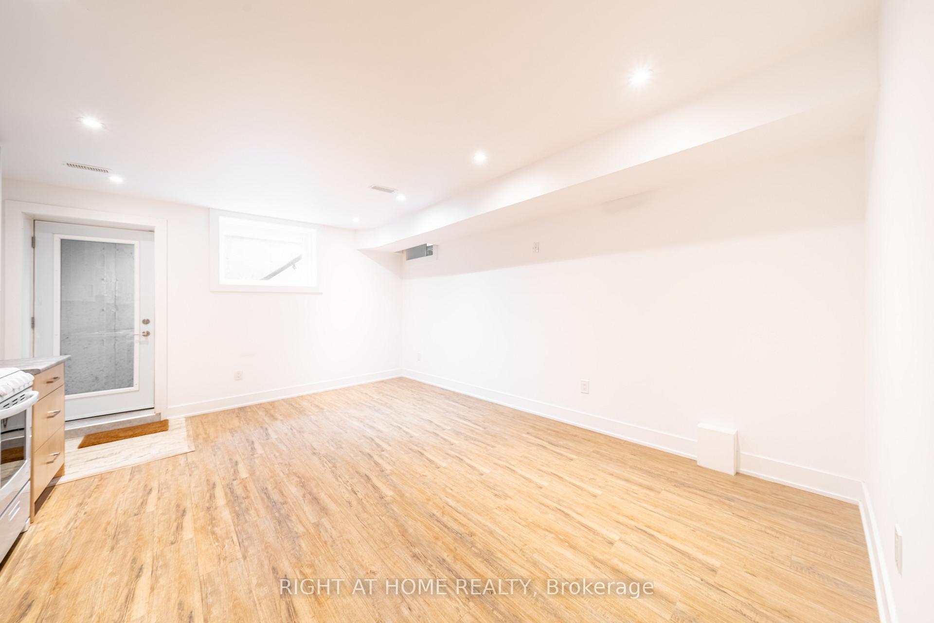 Photo 6 of Unit Lower, 49 B East Drive, Toronto, Rockcliffe-Smythe — HOMEH