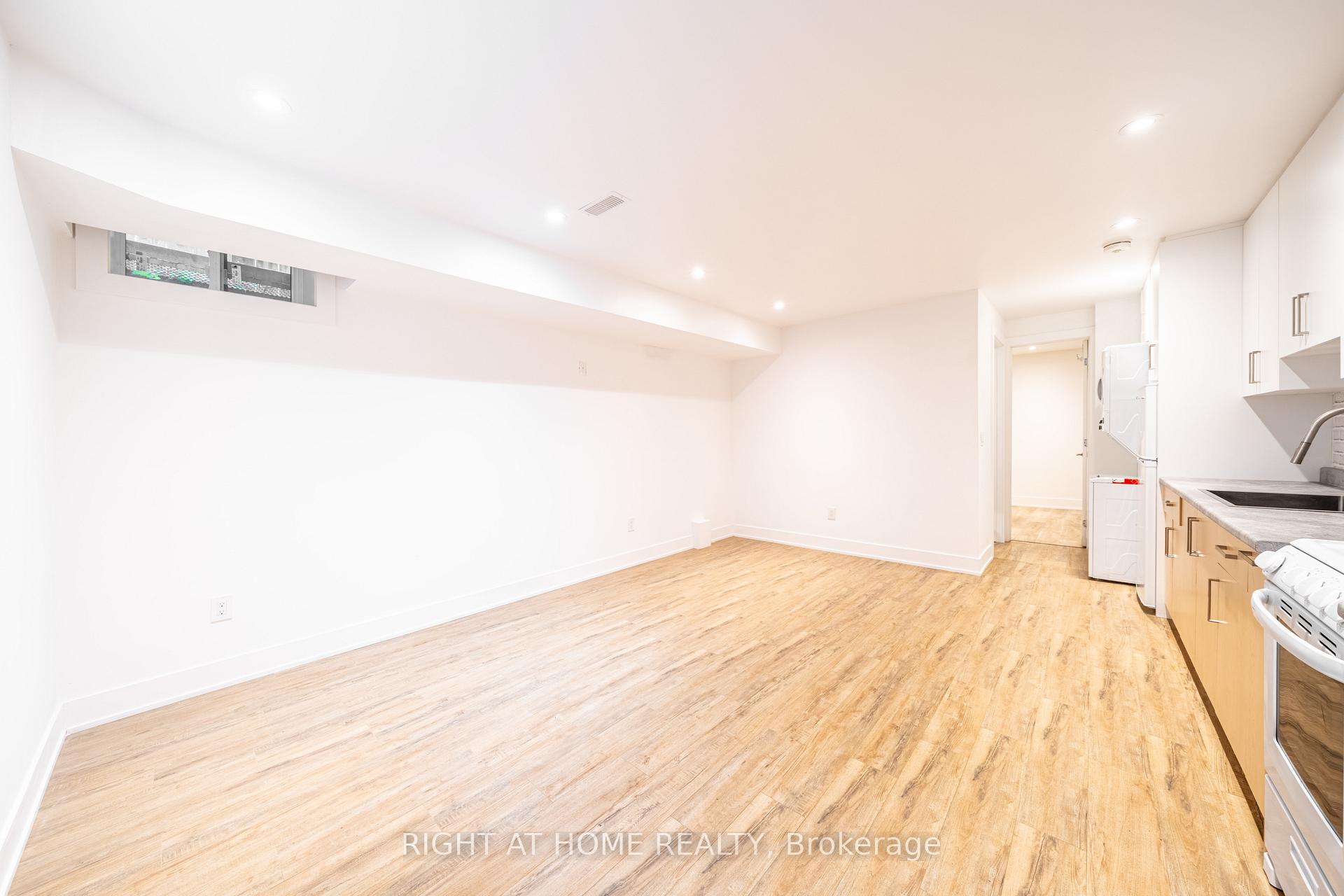 Photo 7 of Unit Lower, 49 B East Drive, Toronto, Rockcliffe-Smythe — HOMEH