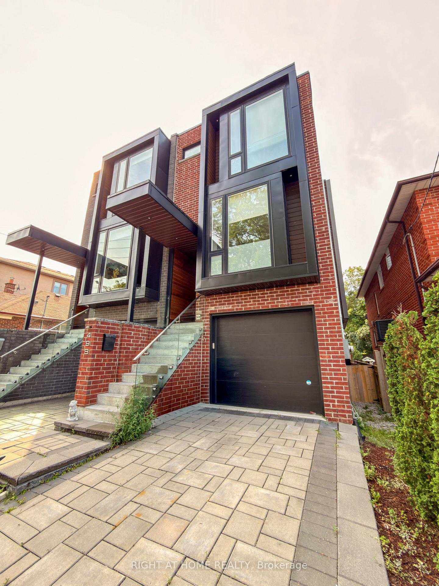 Photo 13 of Unit Lower, 49 B East Drive, Toronto, Rockcliffe-Smythe — HOMEH