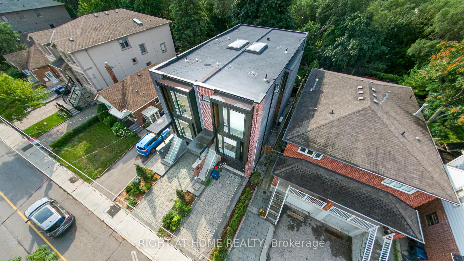 Photo 15 of Unit Lower, 49 B East Drive, Toronto, Rockcliffe-Smythe — HOMEH