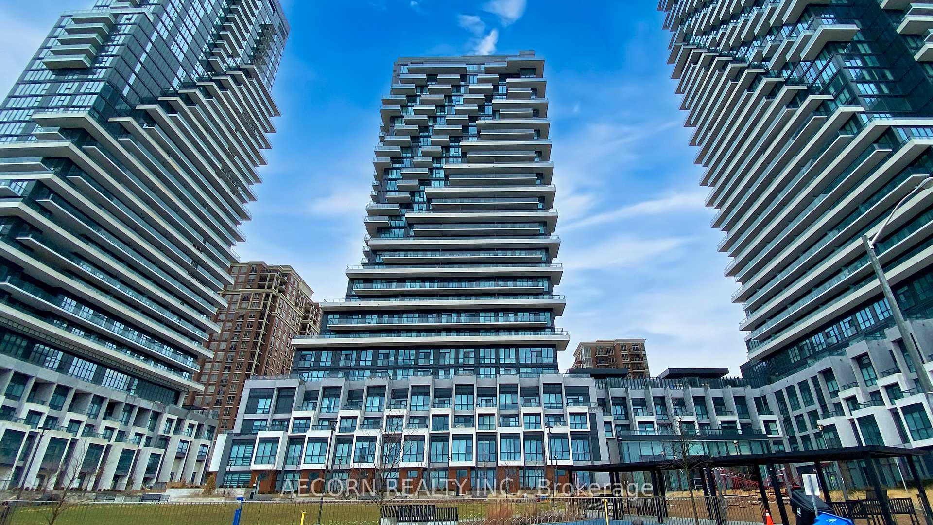 Front of Unit 2530, 20 Inn on the park dr