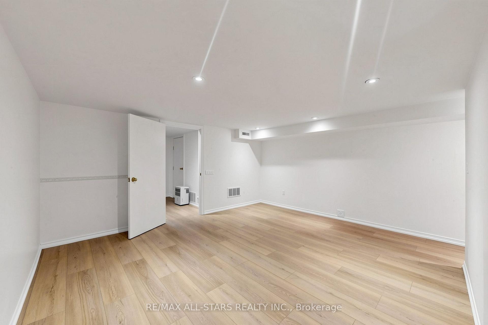 Photo 6 of Unit Basement, 68 Macpherson Avenue, Toronto, The Annex — HOMEH