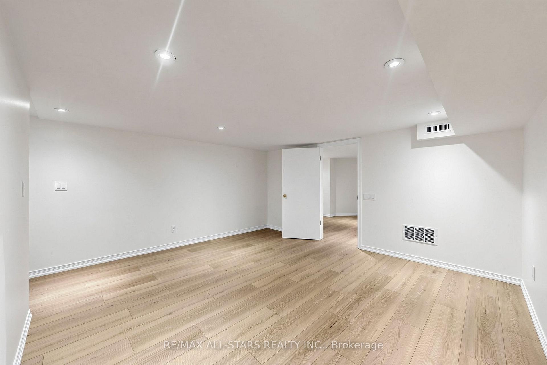 Photo 7 of Unit Basement, 68 Macpherson Avenue, Toronto, The Annex — HOMEH