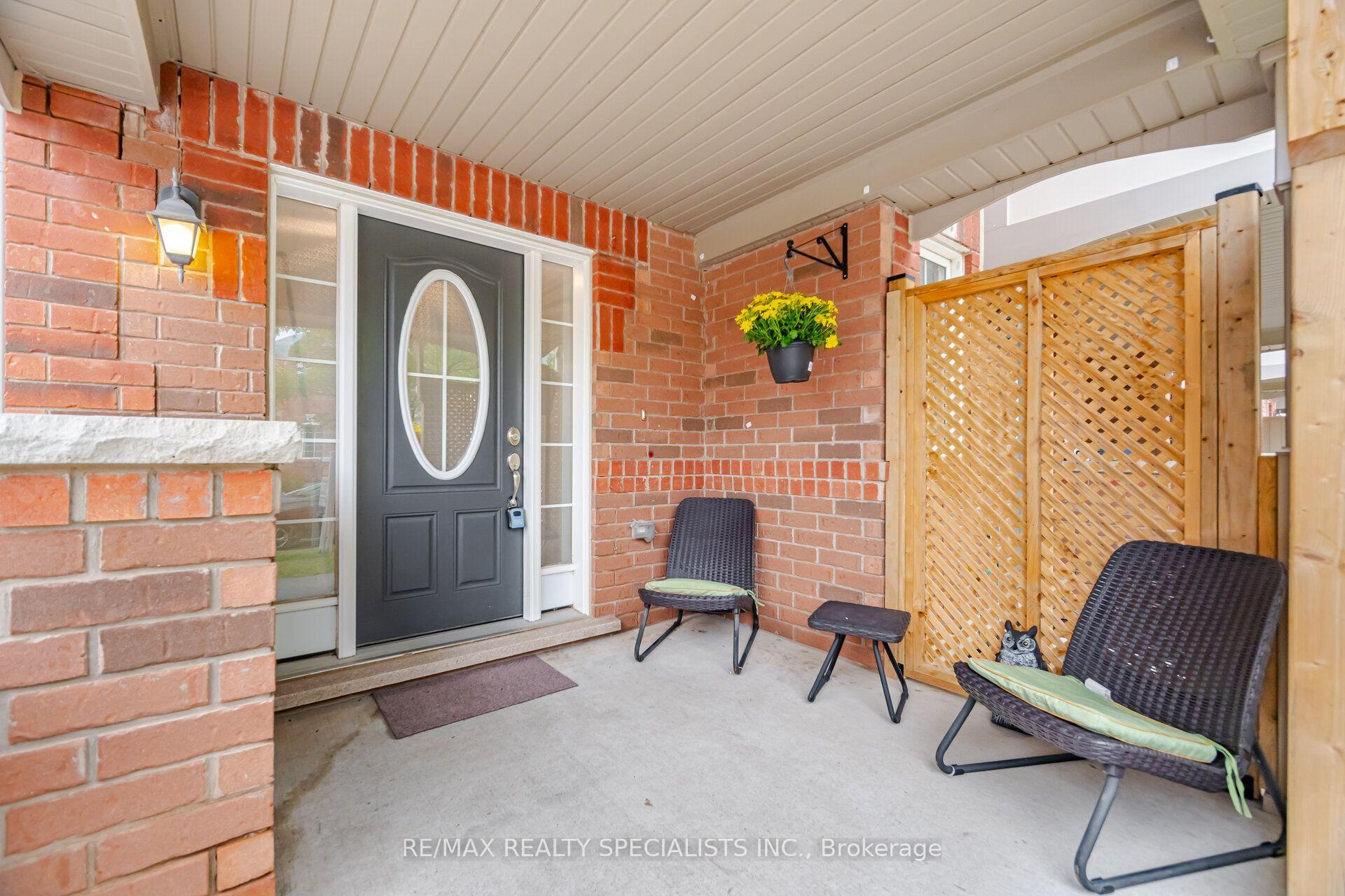 Photo 2 of 220 Mortimer Crescent, Milton, Harrison — HOMEH