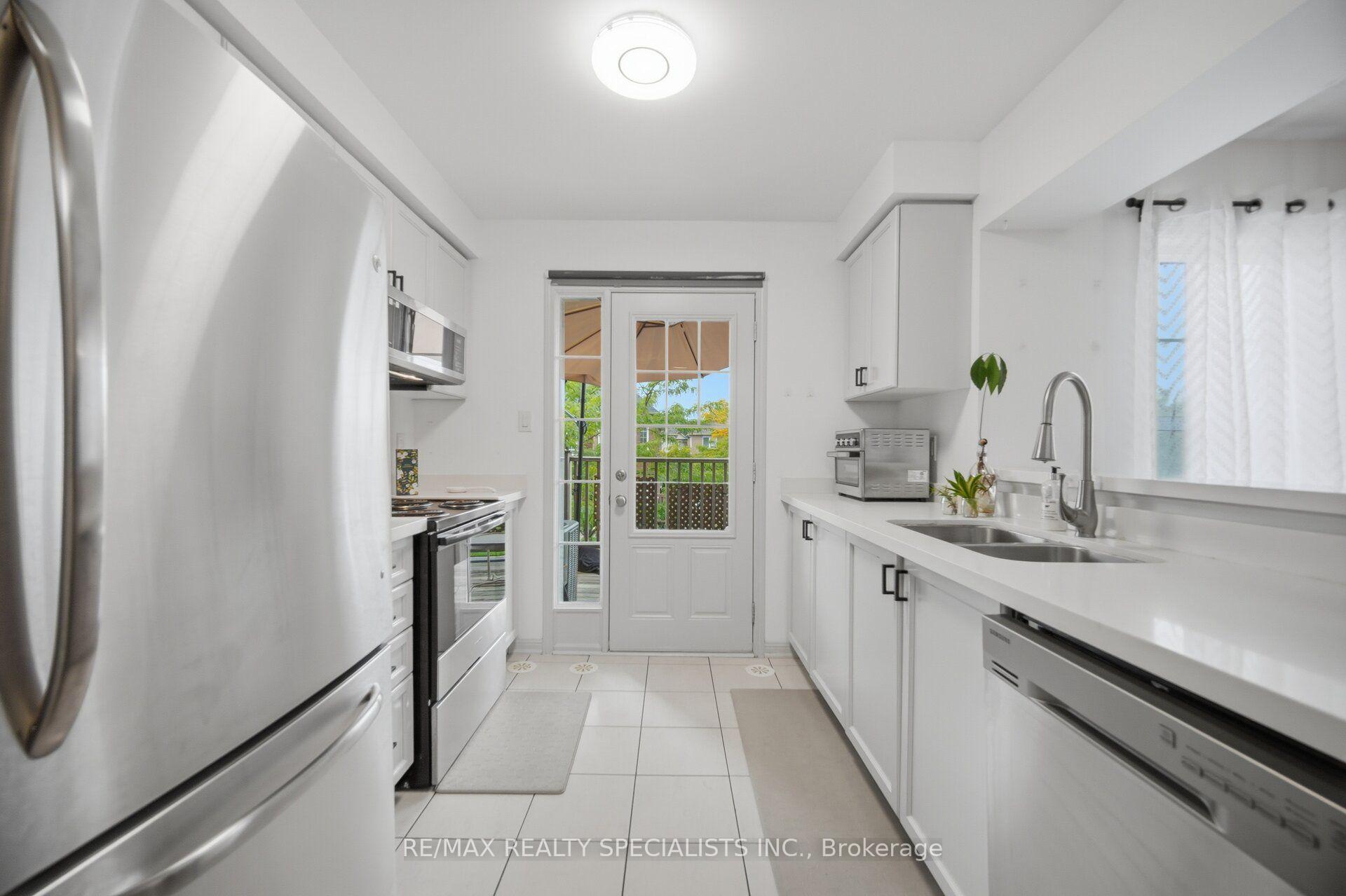 Photo 18 of 220 Mortimer Crescent, Milton, Harrison — HOMEH
