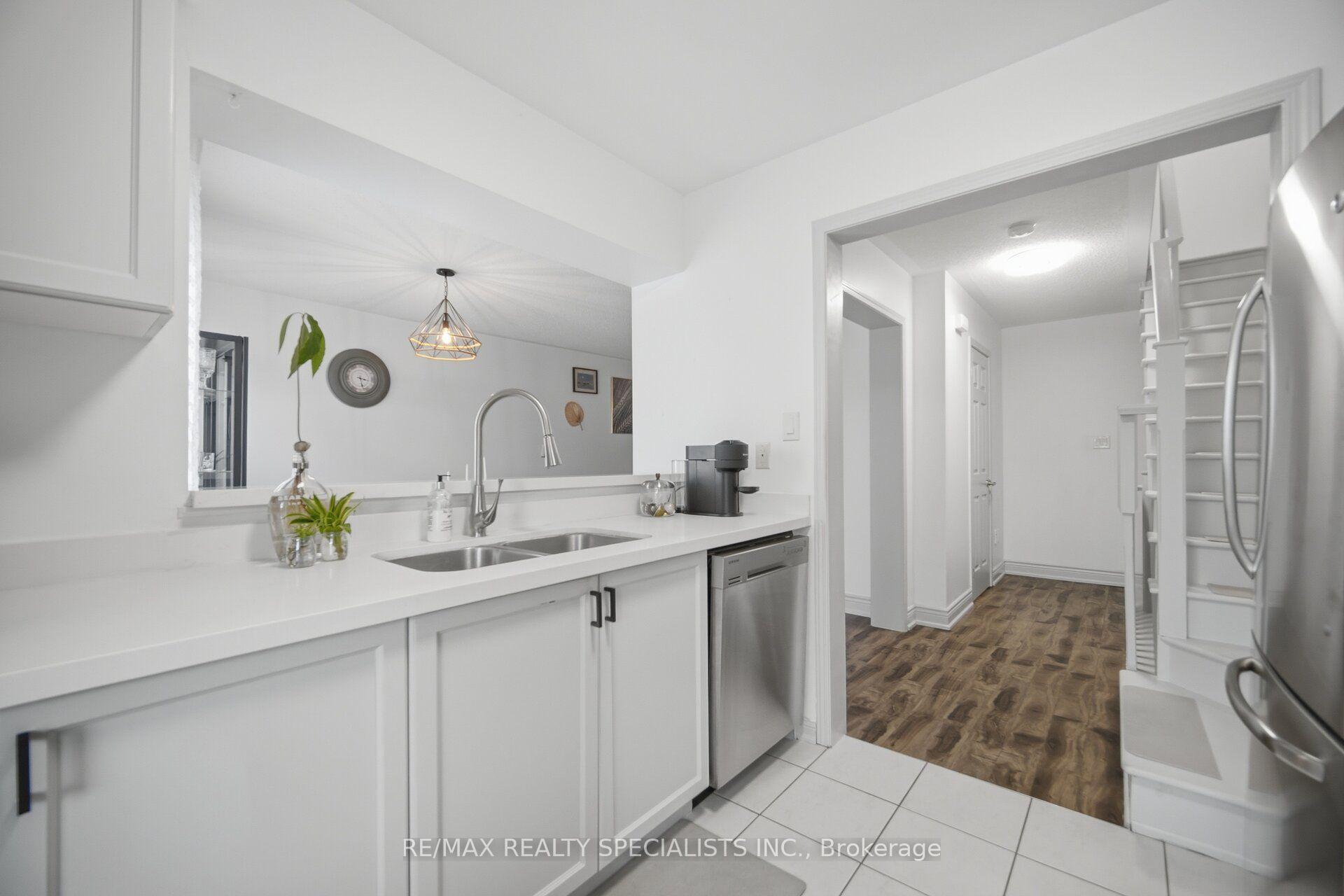 Photo 20 of 220 Mortimer Crescent, Milton, Harrison — HOMEH