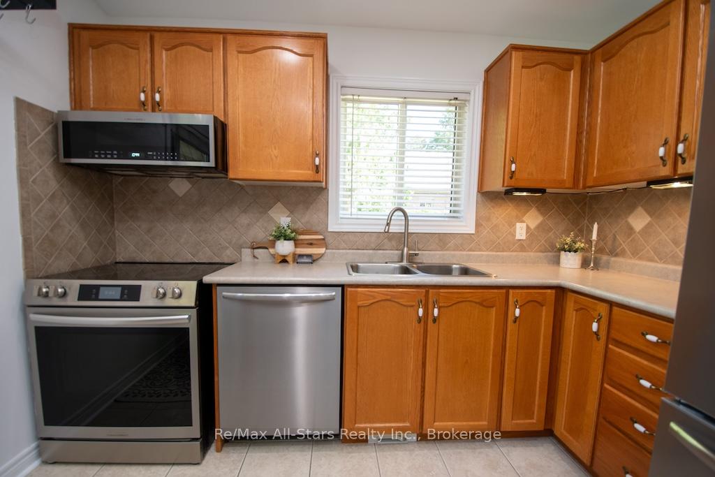 Photo 13 of 48 Brule Lakeway, Georgina, Sutton & Jackson's Point — HOMEH