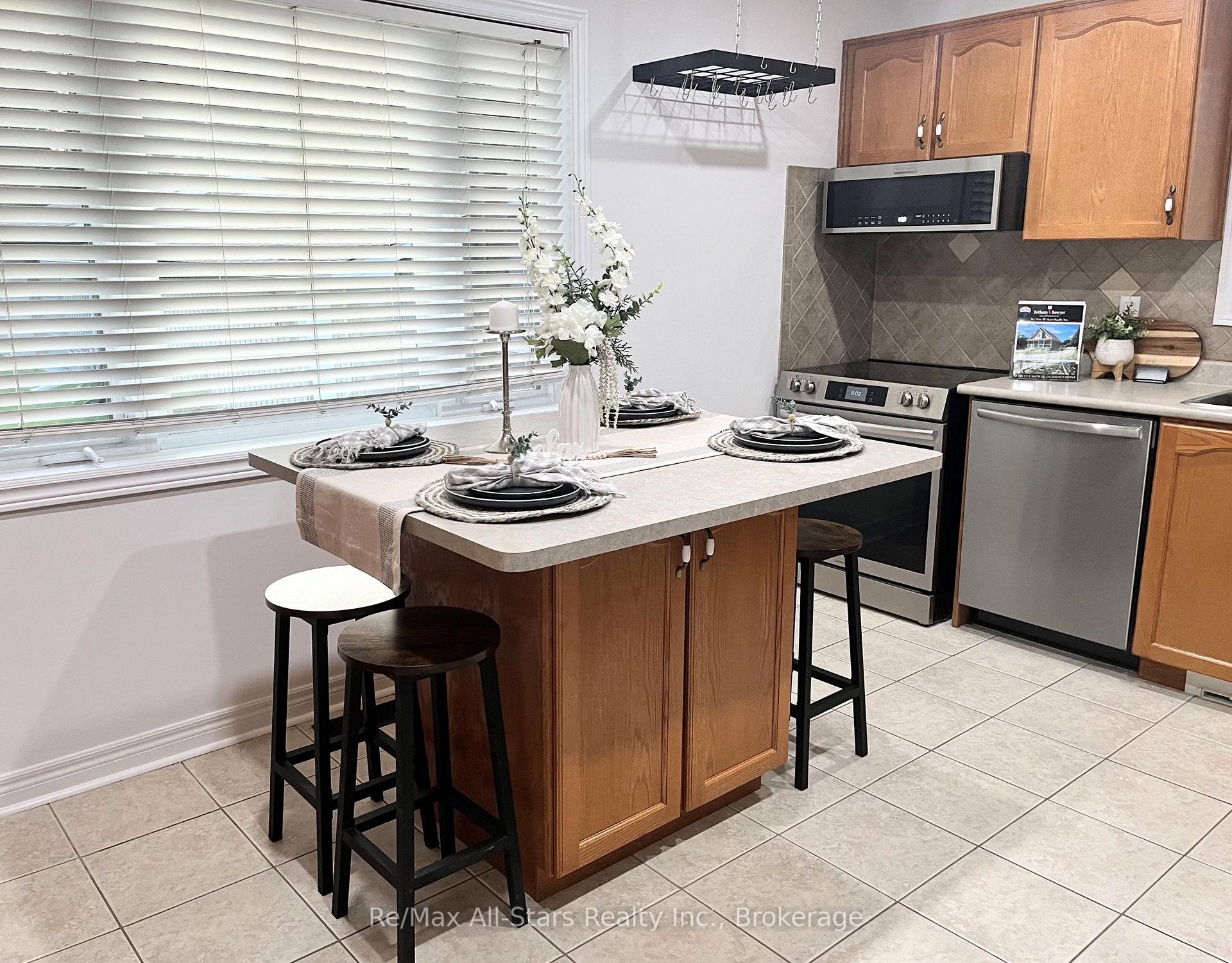 Photo 15 of 48 Brule Lakeway, Georgina, Sutton & Jackson's Point — HOMEH