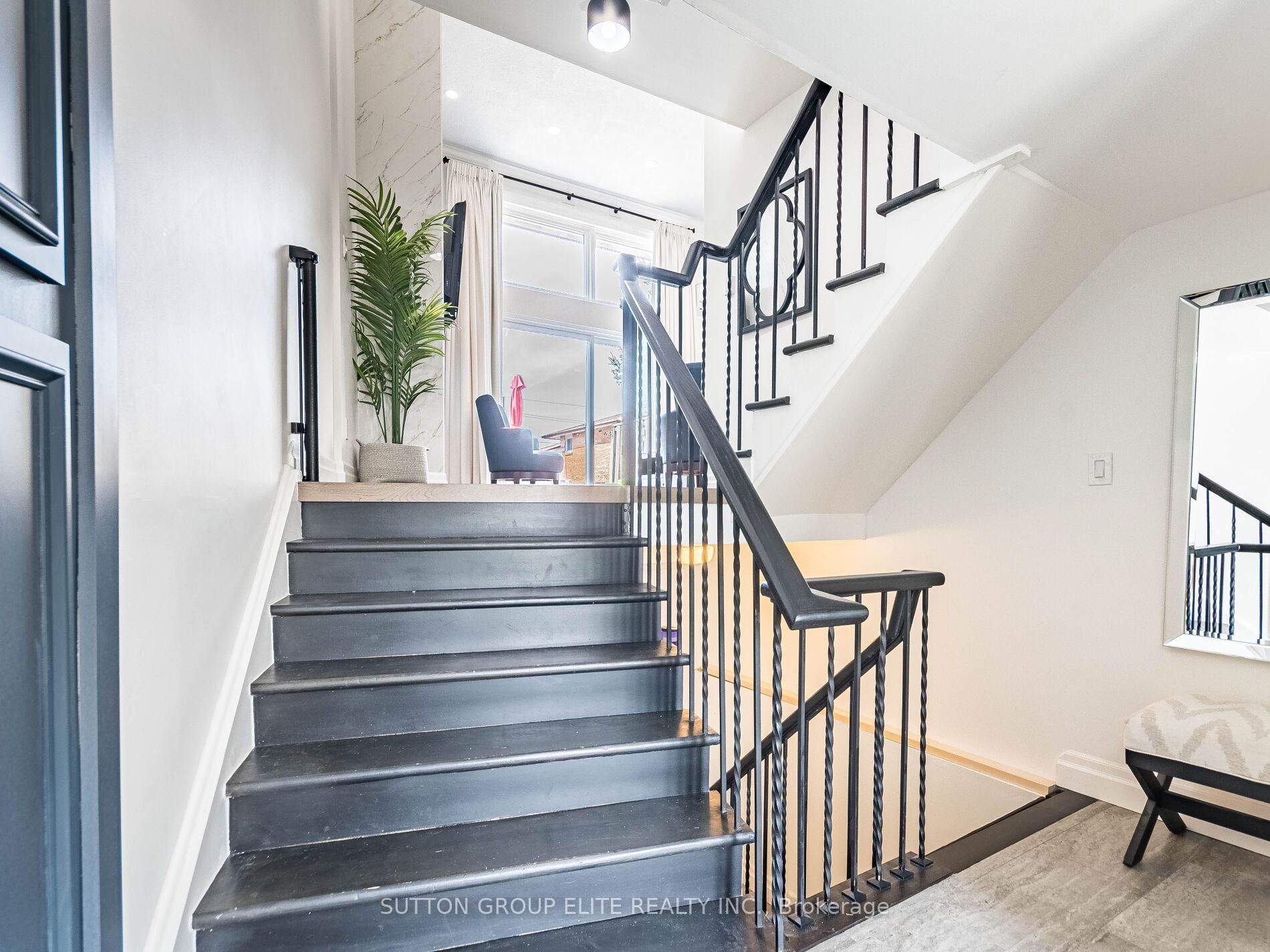 Photo 5 of Unit 8, 640 Rathburn Road E, Mississauga, Rathwood — HOMEH