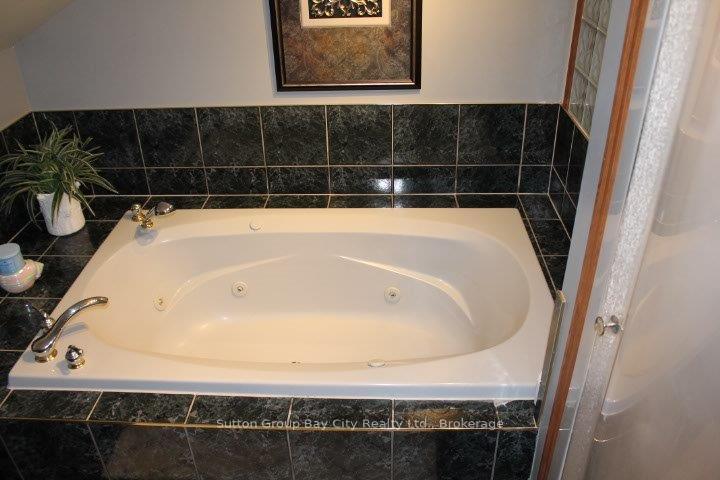 Photo 2 of 131 Rupert Street, Thunder Bay, Mariday Heights — HOMEH