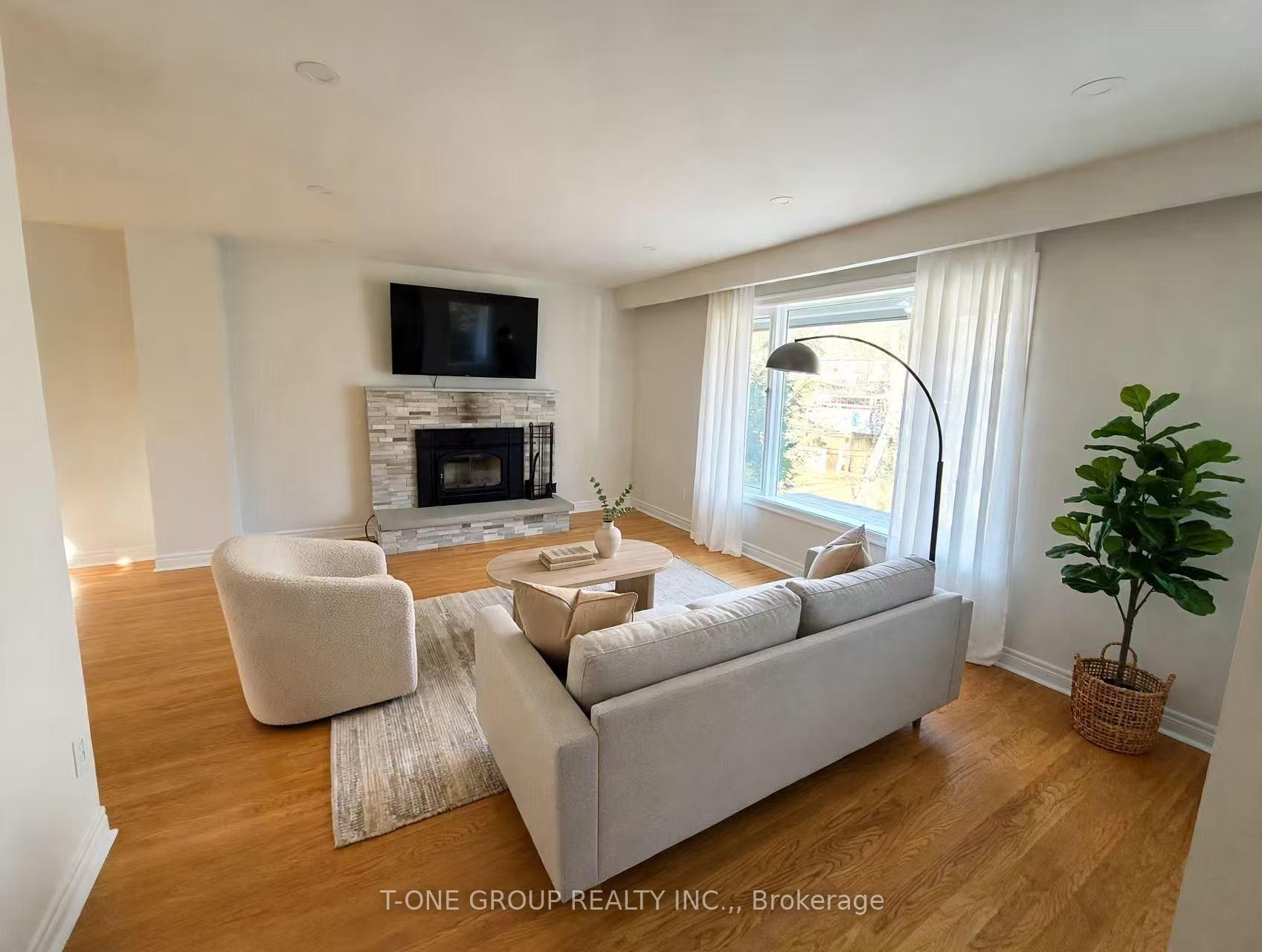 Photo 2 of 77 Parkway Avenue, Markham, Markham Village — HOMEH