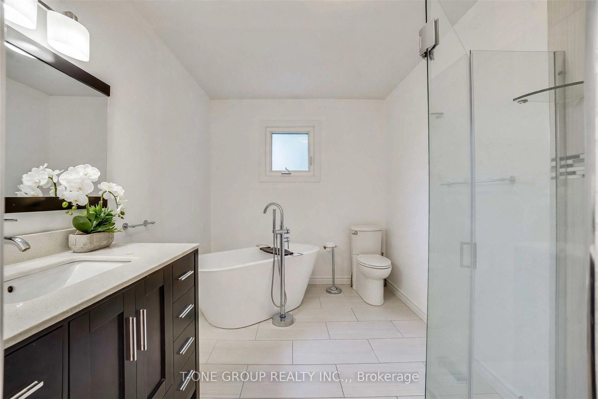 Photo 10 of 77 Parkway Avenue, Markham, Markham Village — HOMEH