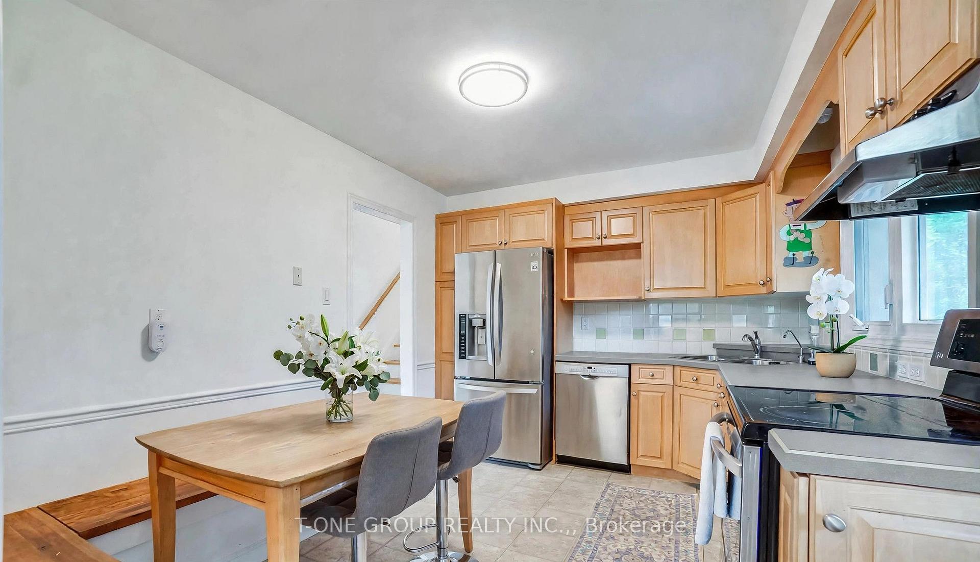 Photo 11 of 77 Parkway Avenue, Markham, Markham Village — HOMEH