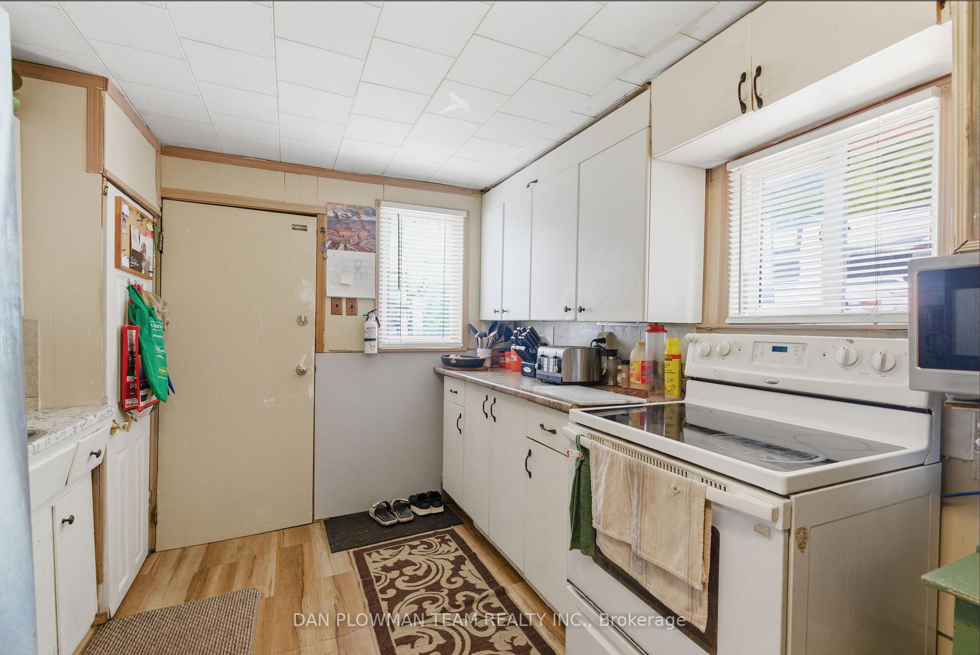Photo 12 of 78 East Beach Road, Clarington, Bowmanville — HOMEH
