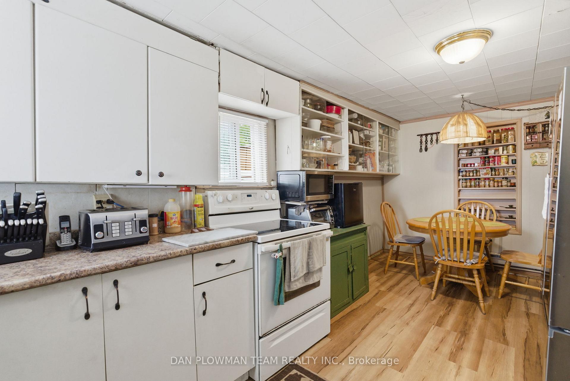 Photo 13 of 78 East Beach Road, Clarington, Bowmanville — HOMEH
