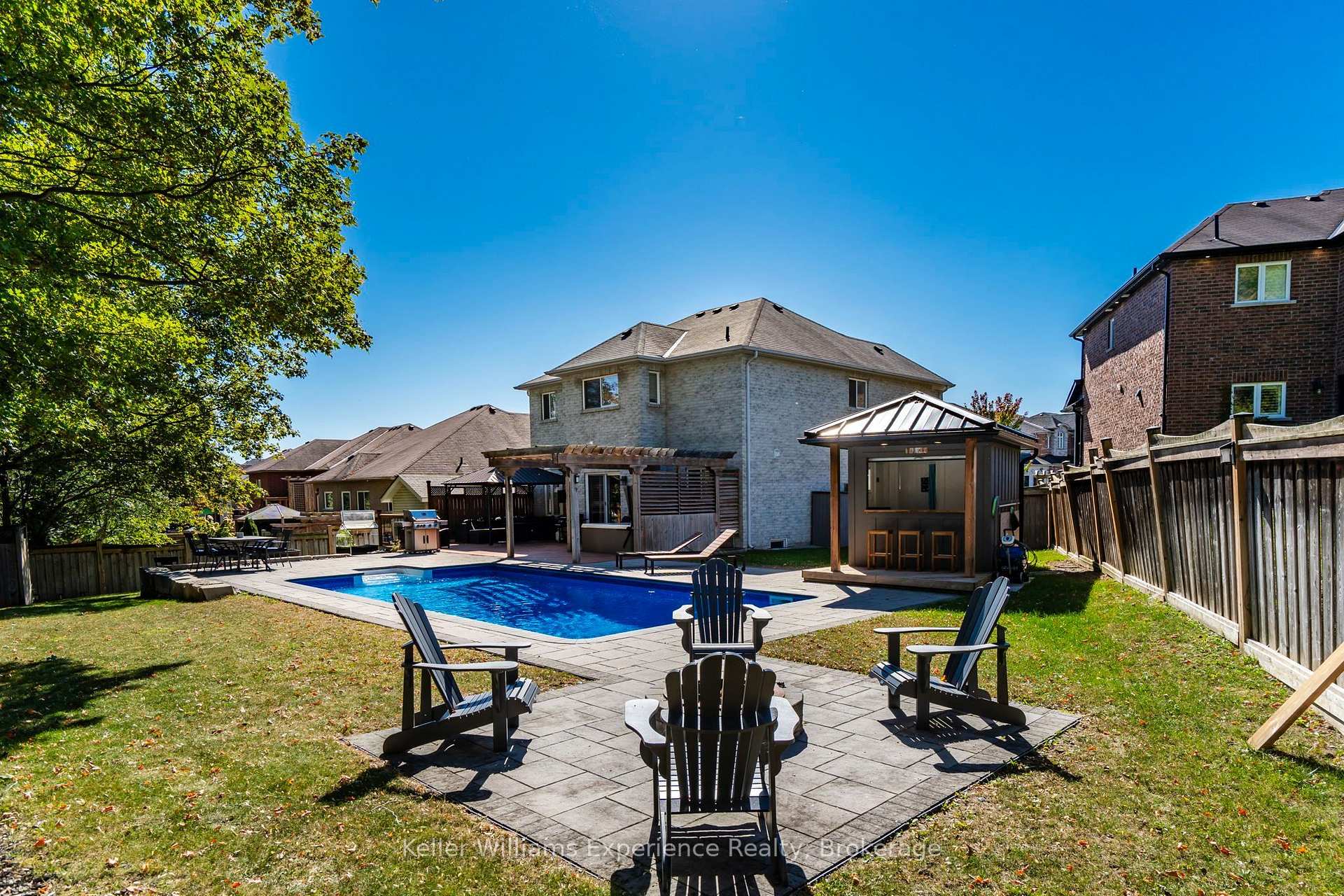 Photo 3 of 2007 Celeste Street, Innisfil, Alcona — HOMEH