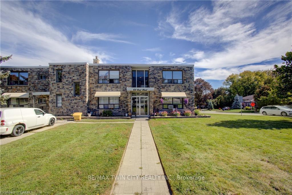 Photo 2 of Unit 11, 63 First Street, Orangeville — HOMEH