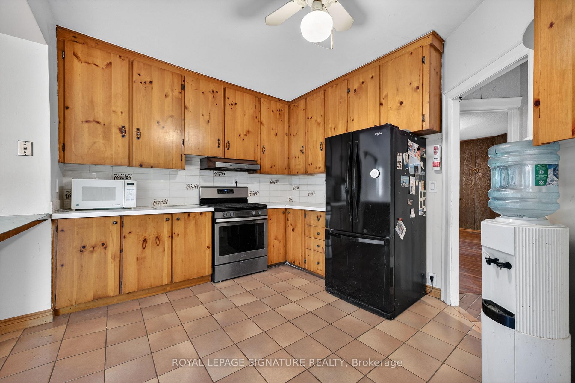 Photo 6 of 429 Rouge Hills Drive, Scarborough, Rouge — HOMEH
