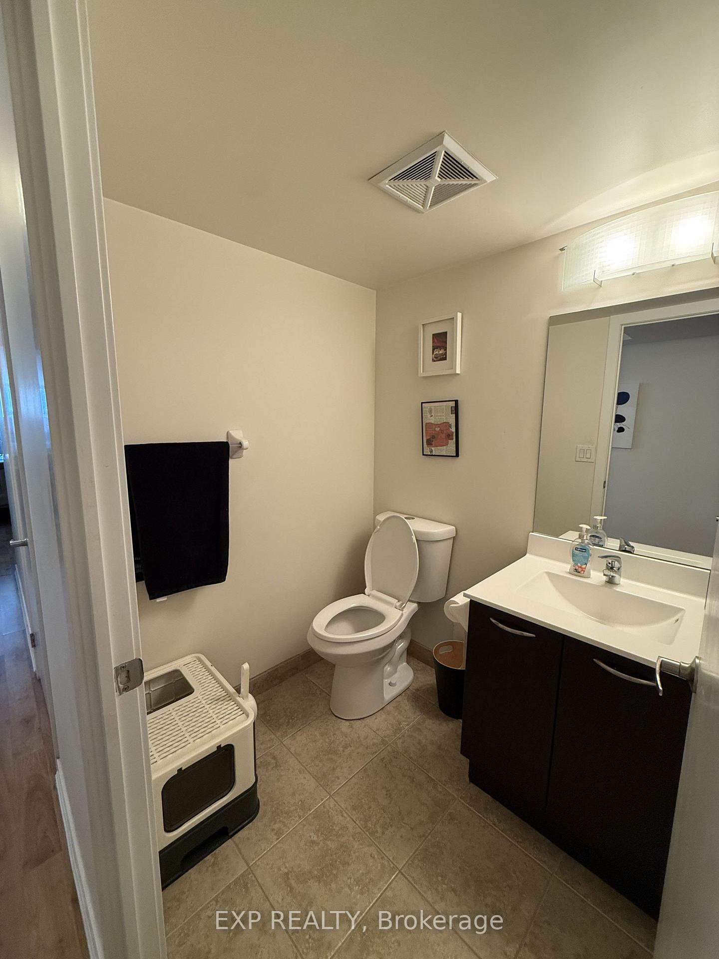 Photo 5 of Unit 1502, 38 Joe Shuster Way, Toronto, South Parkdale — HOMEH