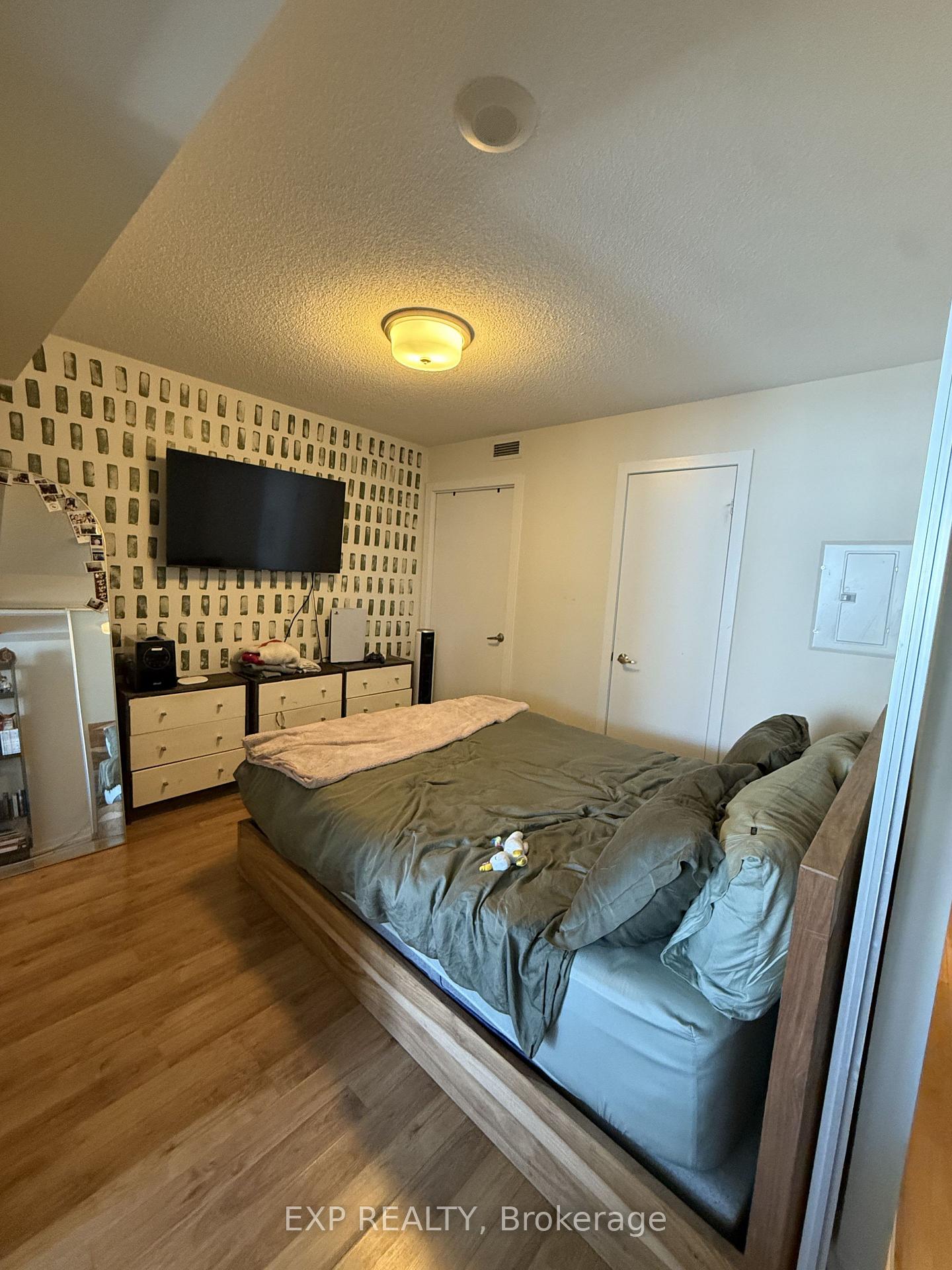 Photo 7 of Unit 1502, 38 Joe Shuster Way, Toronto, South Parkdale — HOMEH
