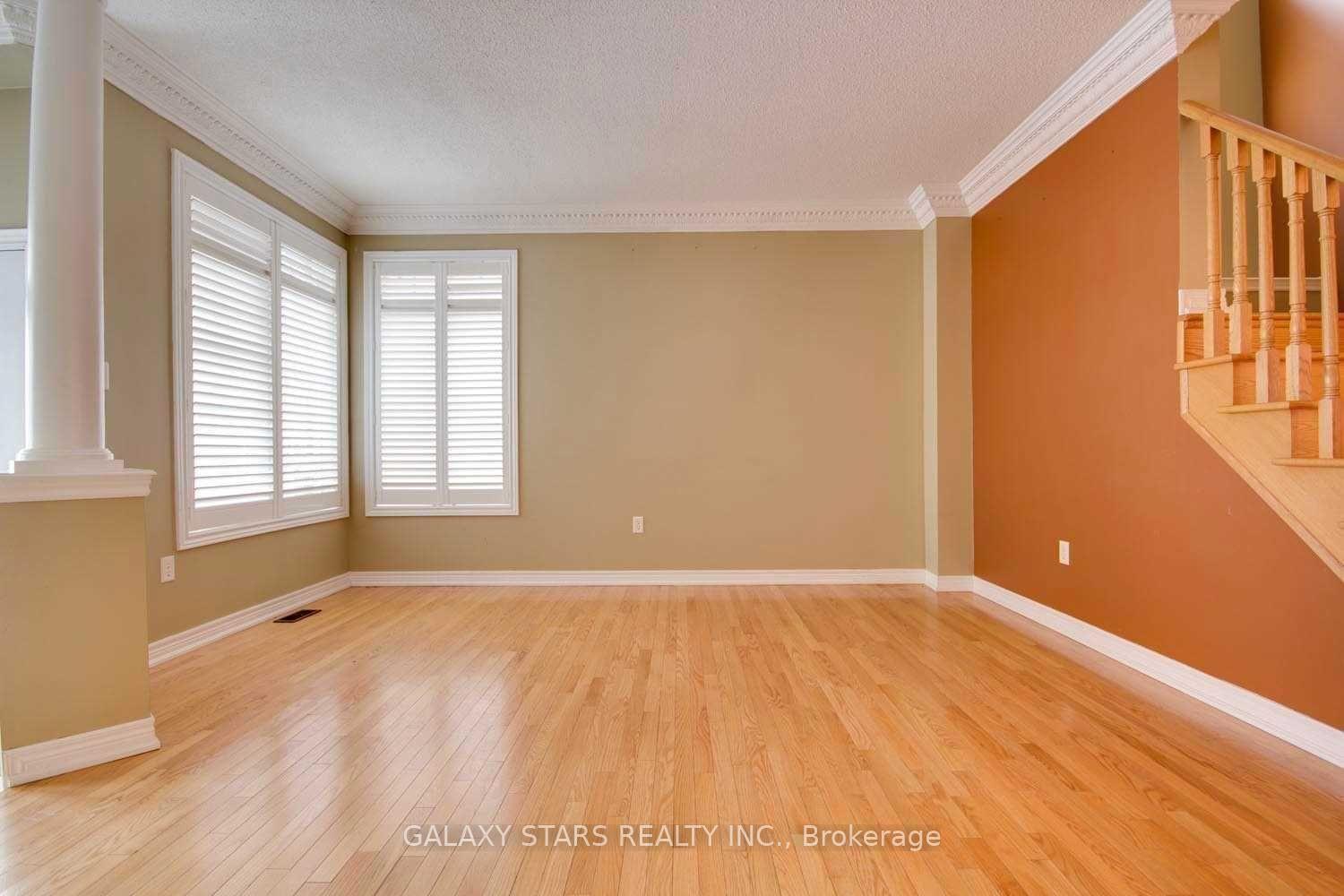 Photo 2 of 4 Spall Court, Scarborough, Highland Creek — HOMEH