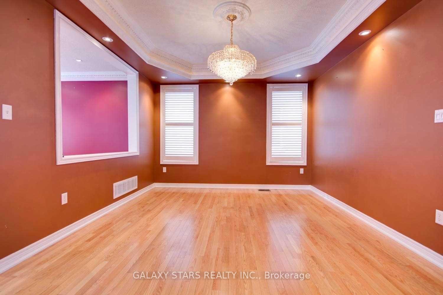 Photo 5 of 4 Spall Court, Scarborough, Highland Creek — HOMEH