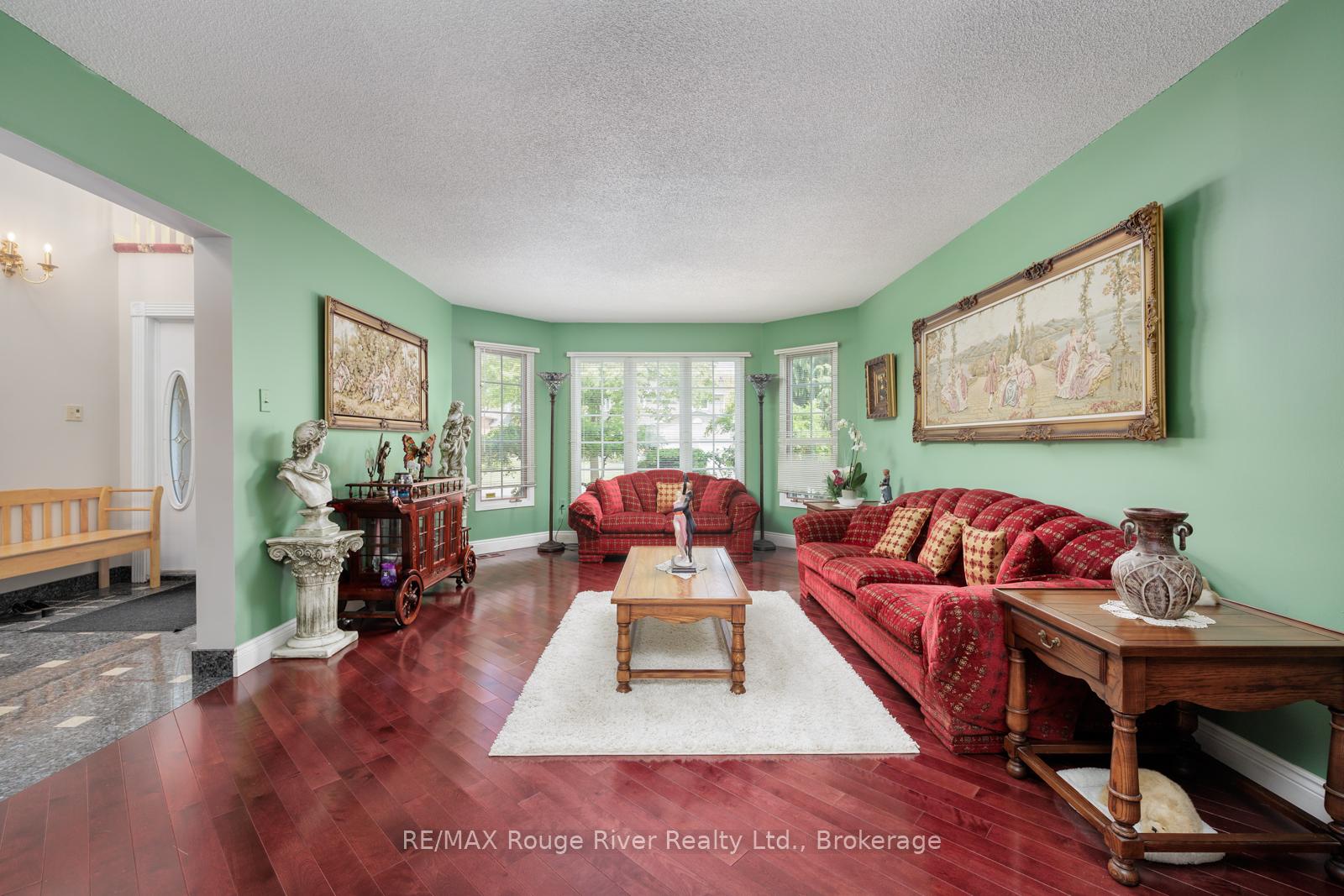 Photo 7 of 1106 Ridge Valley Drive, Oshawa, Pinecrest — HOMEH