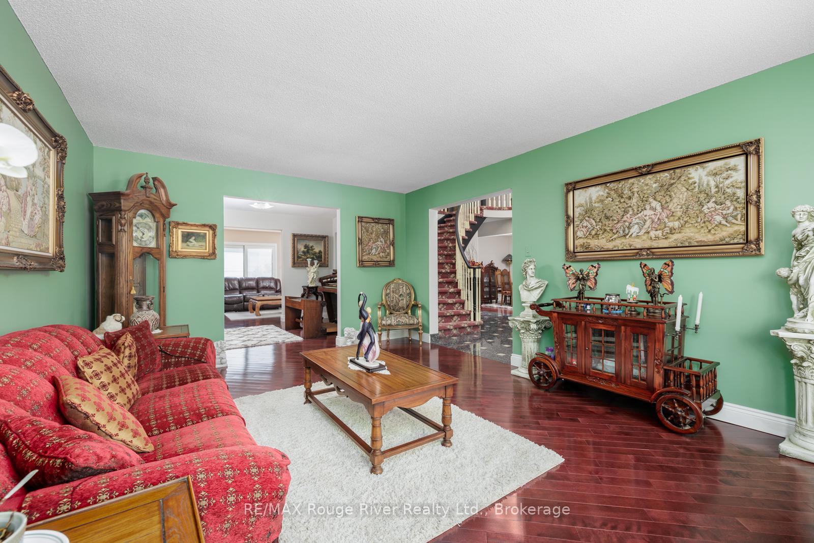 Photo 8 of 1106 Ridge Valley Drive, Oshawa, Pinecrest — HOMEH