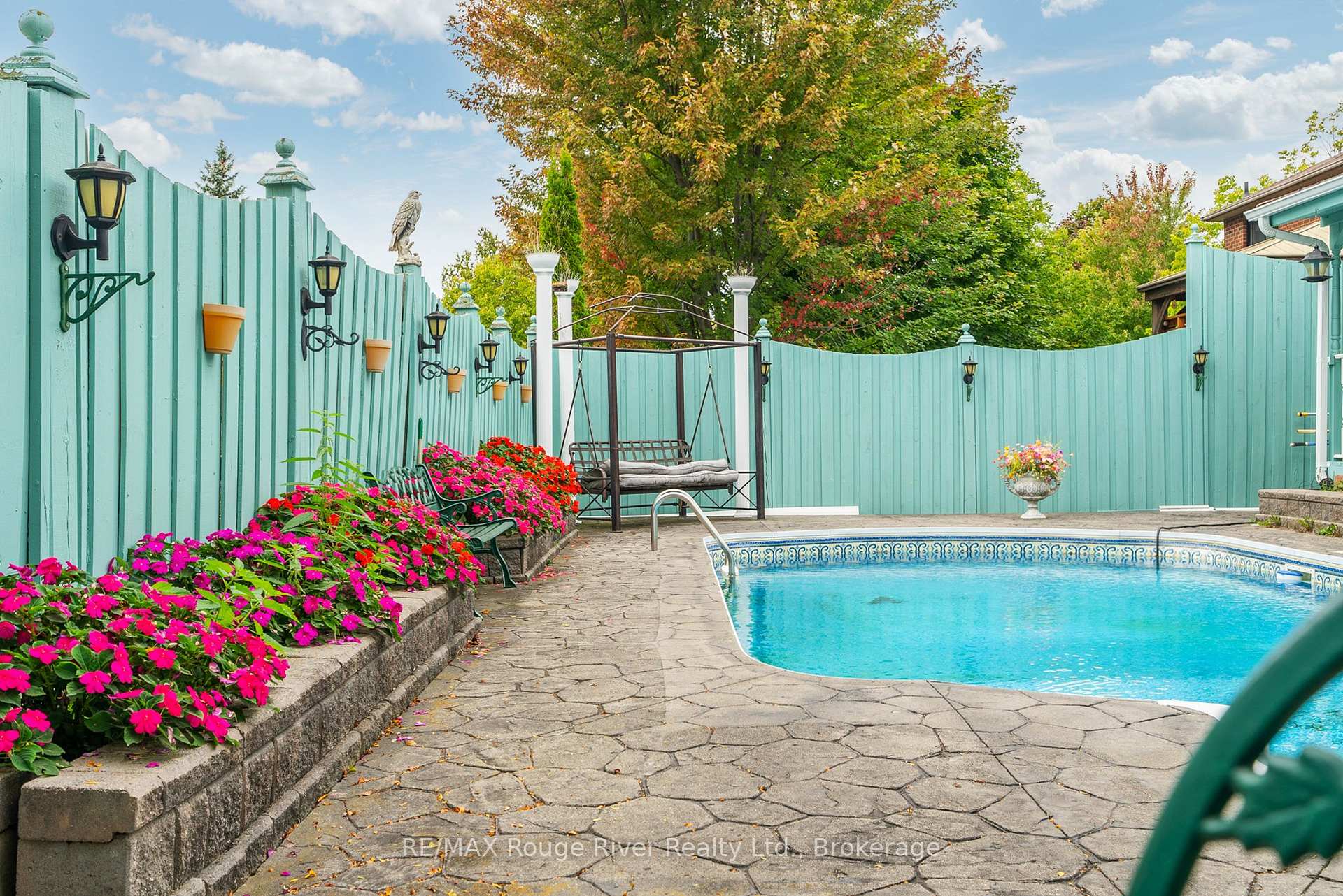 Photo 45 of 1106 Ridge Valley Drive, Oshawa, Pinecrest — HOMEH