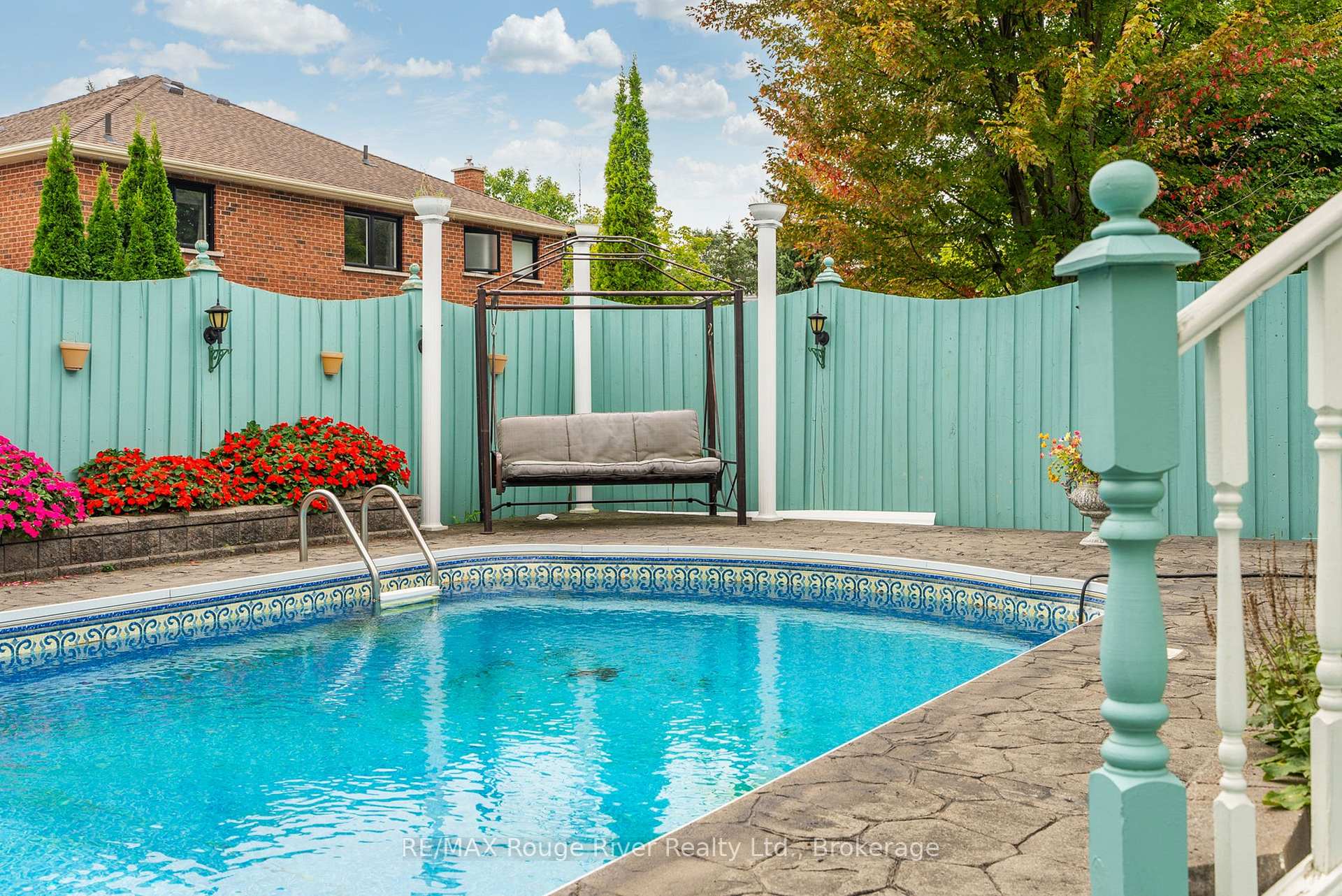 Photo 46 of 1106 Ridge Valley Drive, Oshawa, Pinecrest — HOMEH