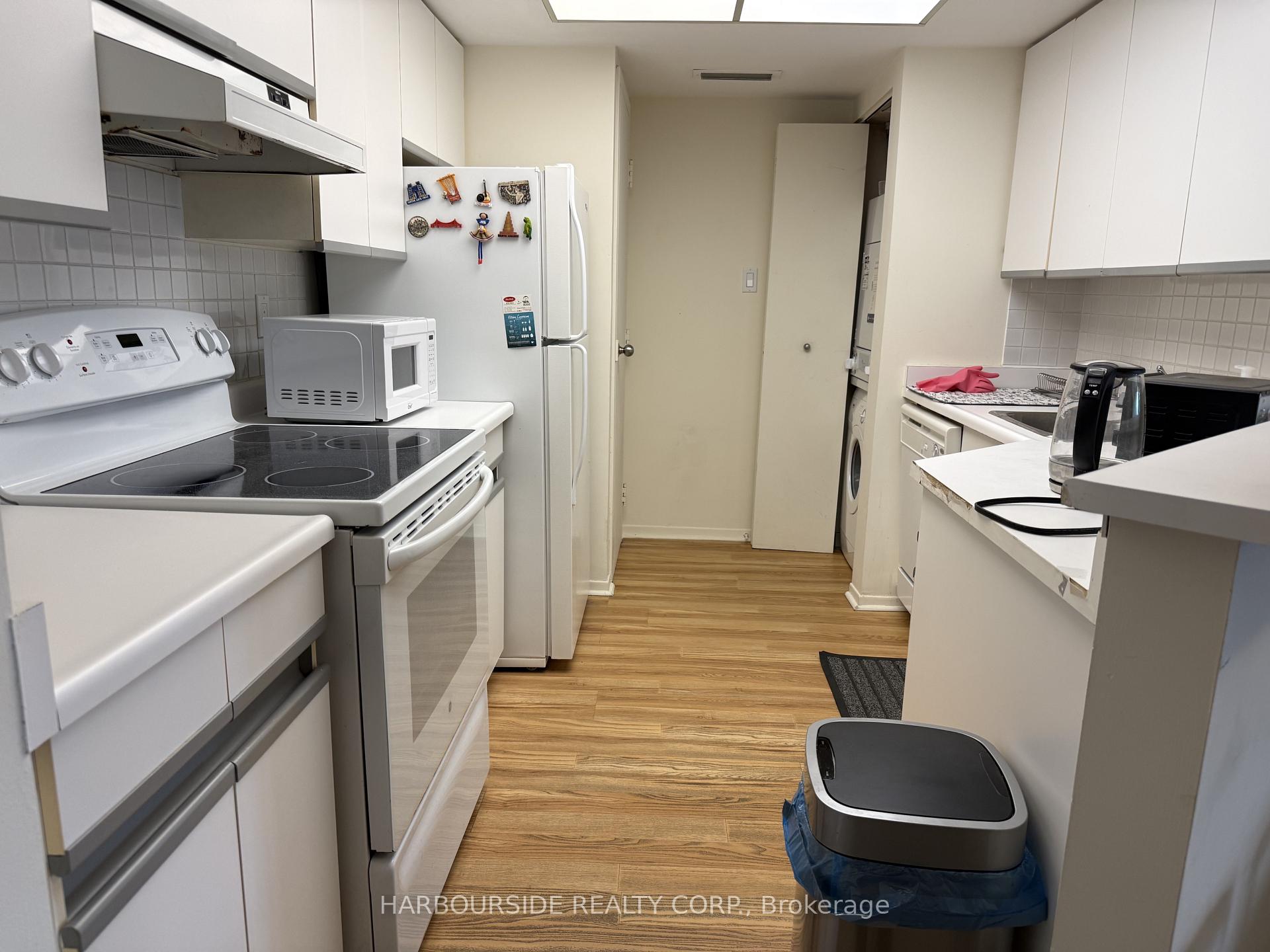 Photo 4 of Unit 2605, 1001 Bay Street, Toronto, Bay Street Corridor — HOMEH