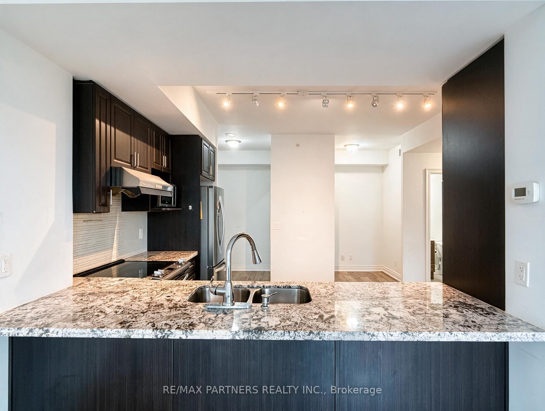 Photo 5 of Unit 605, 38 Cedarland Drive, Markham, Unionville — HOMEH