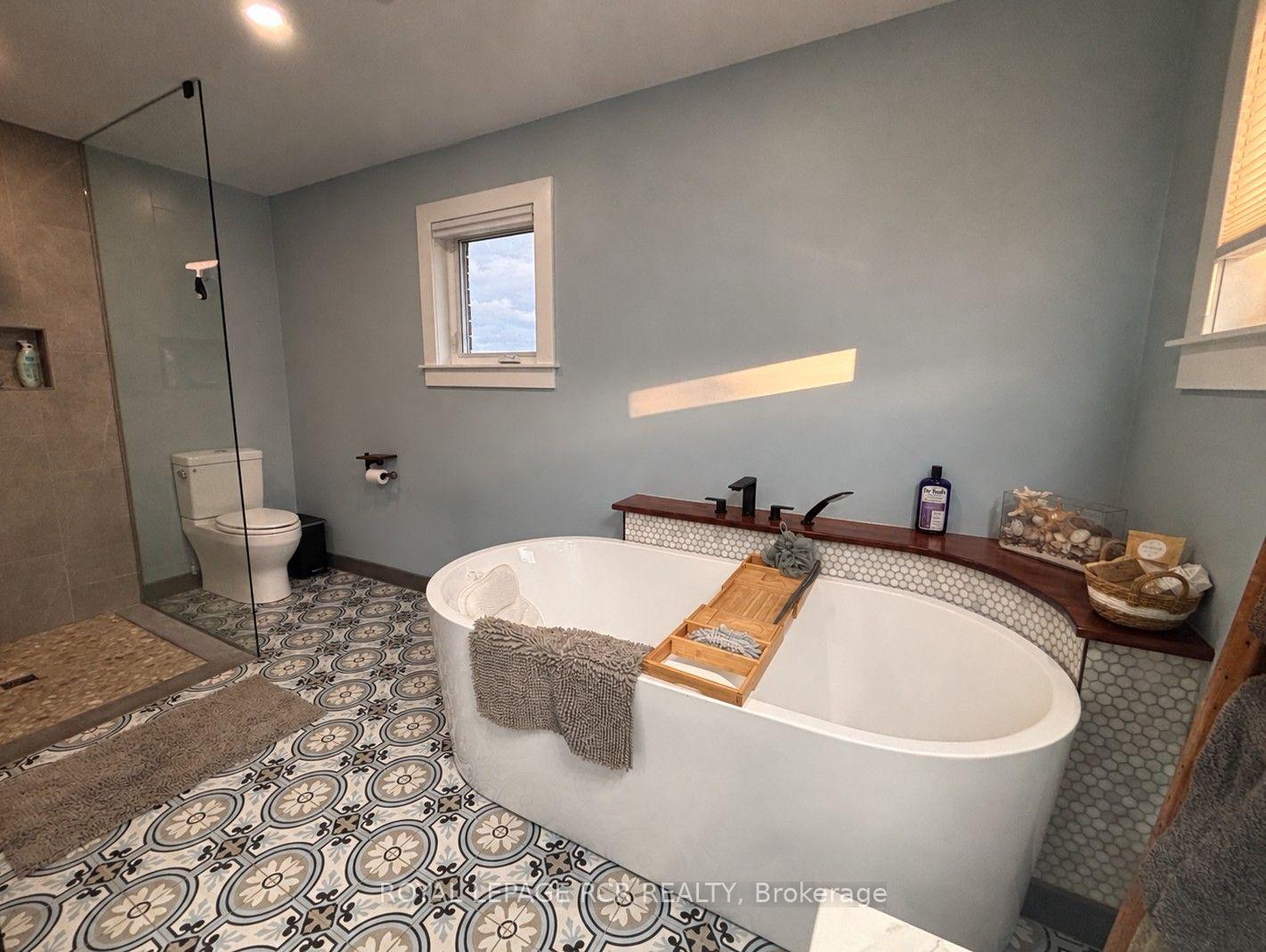Photo 34 of 16 Loree Drive, Adjala-Tosorontio, Everett — HOMEH