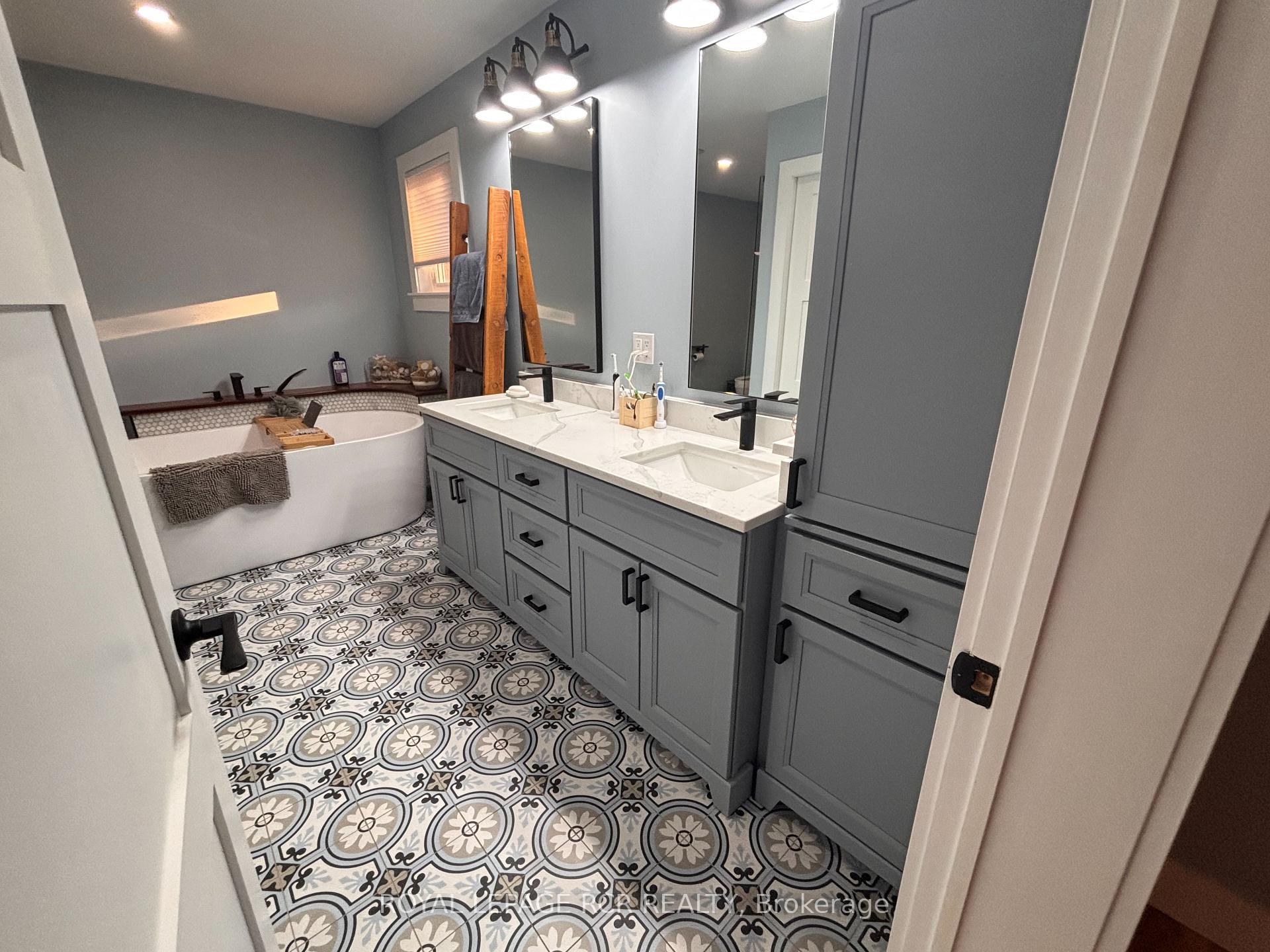 Photo 36 of 16 Loree Drive, Adjala-Tosorontio, Everett — HOMEH