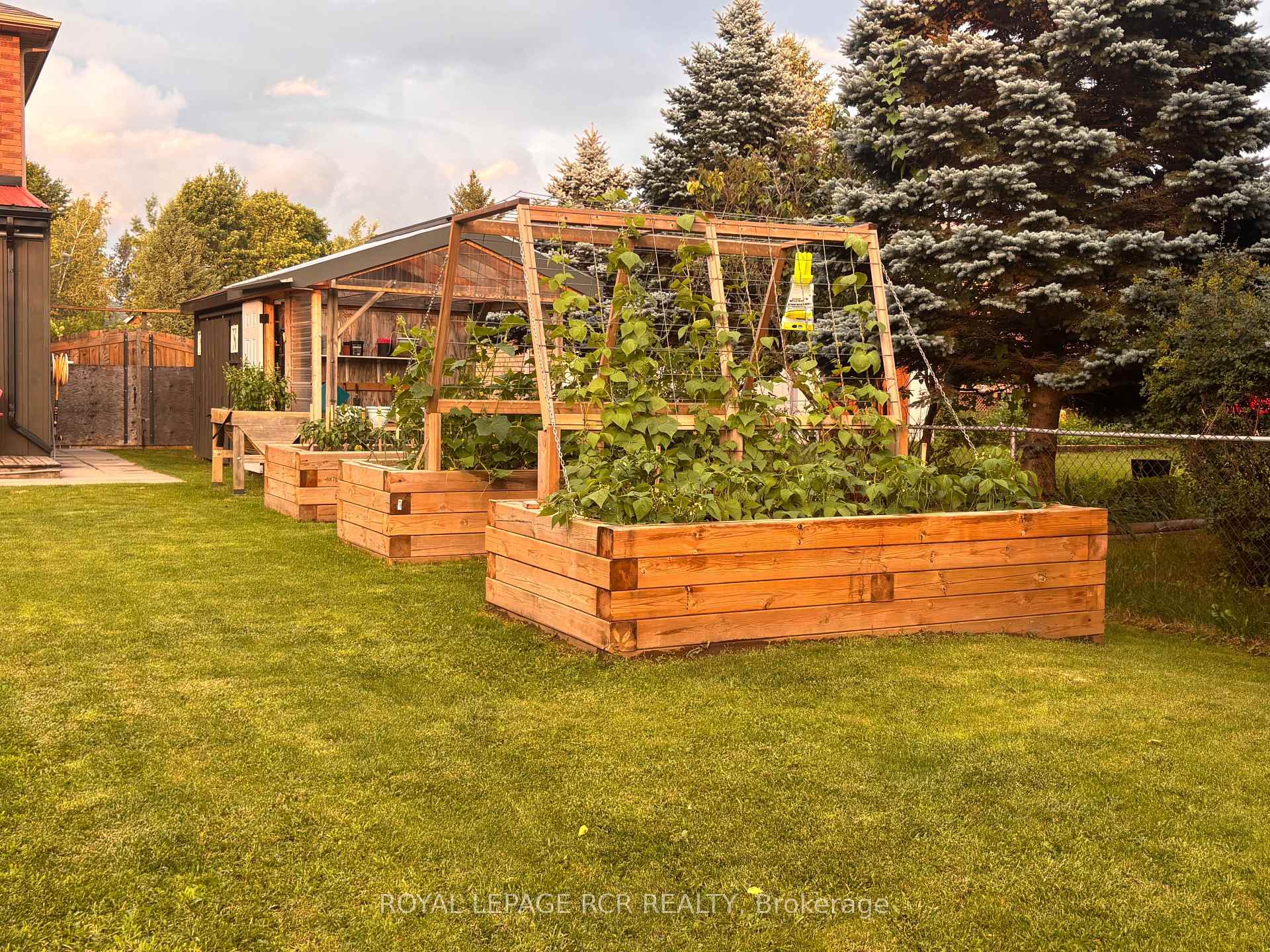 Photo 82 of 16 Loree Drive, Adjala-Tosorontio, Everett — HOMEH