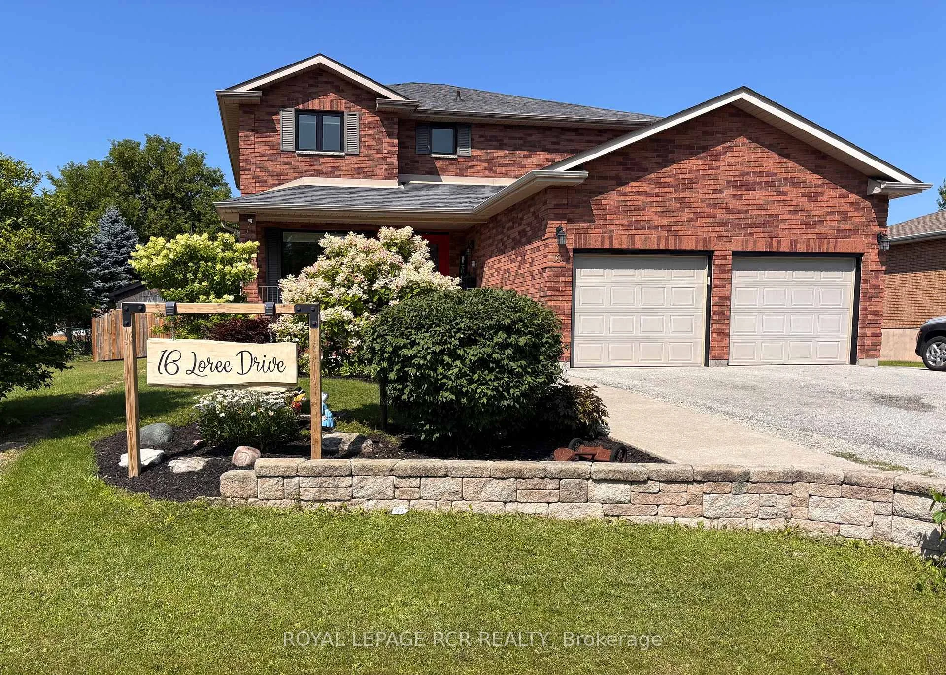 Photo 3 of 16 Loree Drive, Adjala-Tosorontio, Everett — HOMEH