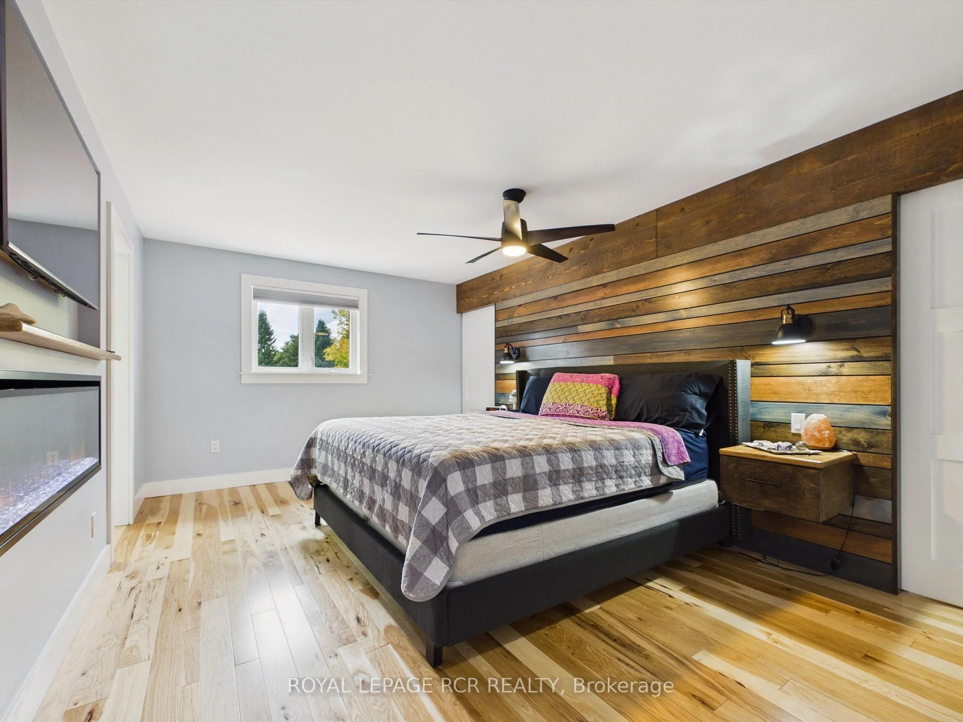 Photo 43 of 16 Loree Drive, Adjala-Tosorontio, Everett — HOMEH