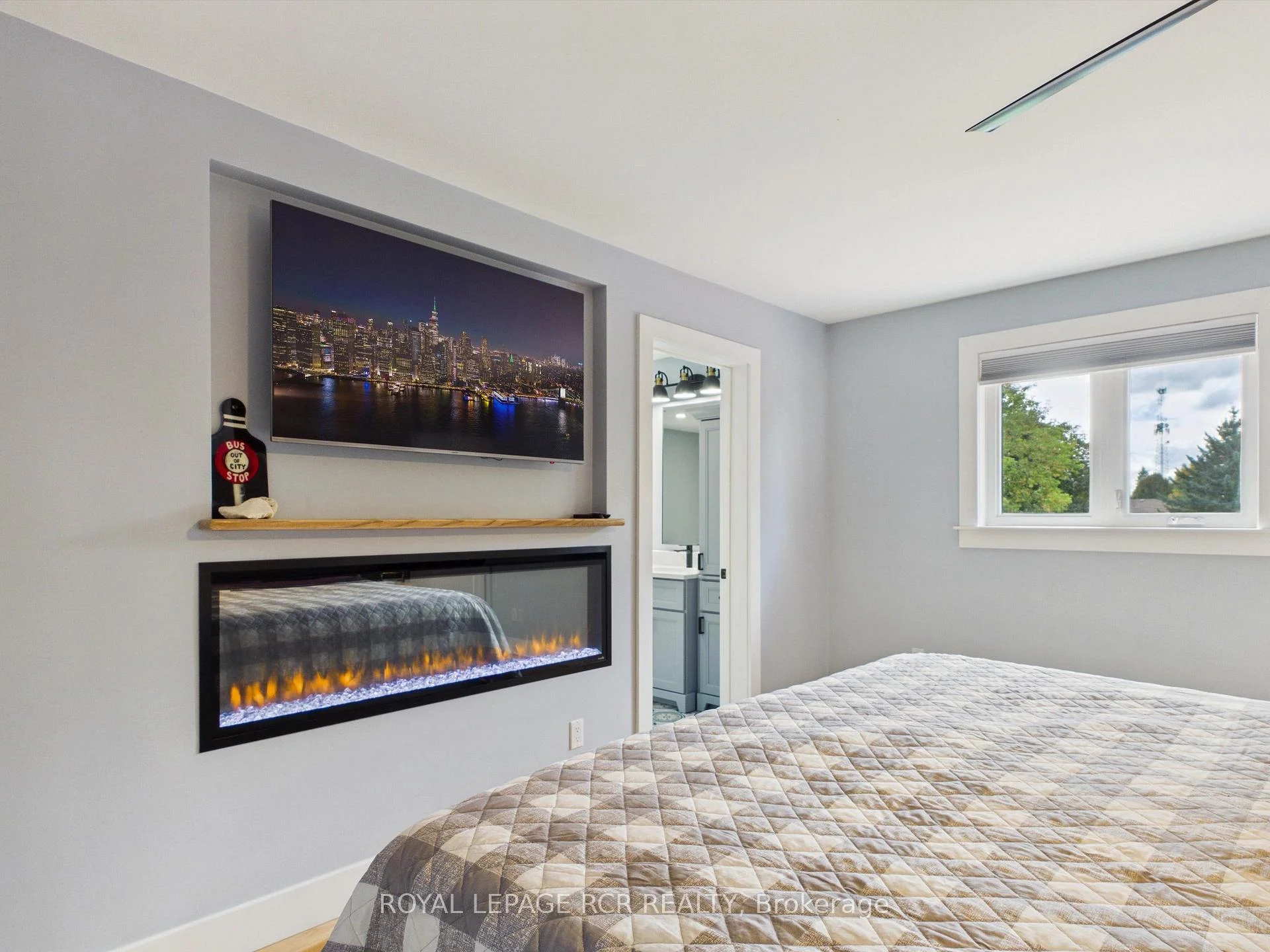 Photo 45 of 16 Loree Drive, Adjala-Tosorontio, Everett — HOMEH