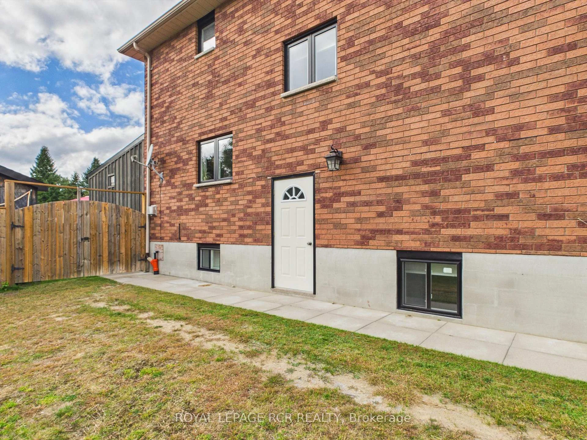 Photo 71 of 16 Loree Drive, Adjala-Tosorontio, Everett — HOMEH