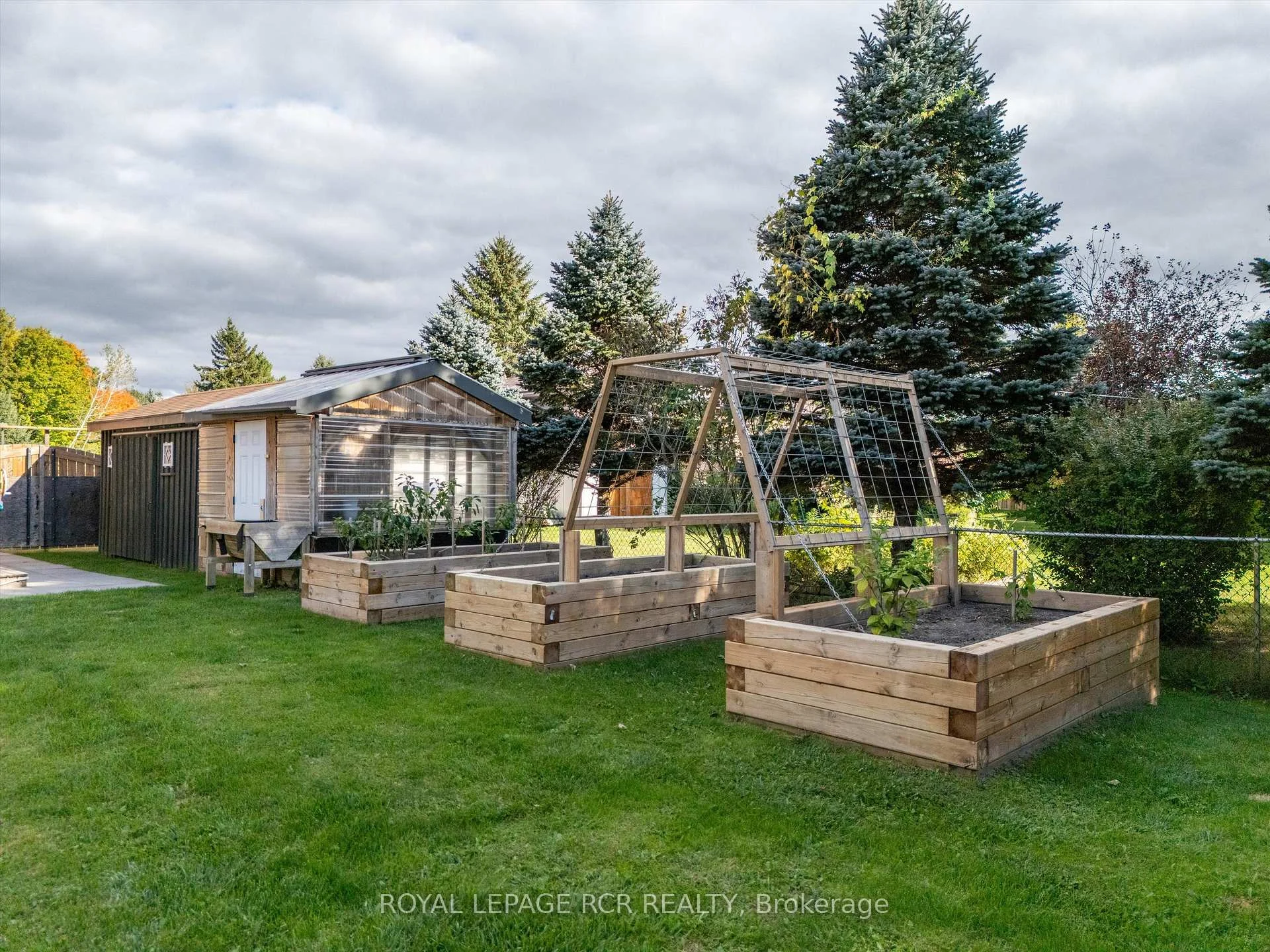 Photo 89 of 16 Loree Drive, Adjala-Tosorontio, Everett — HOMEH