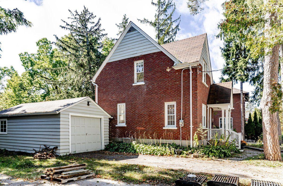 Photo 2 of 567 King Street, Peterborough, Town Ward 3 — HOMEH