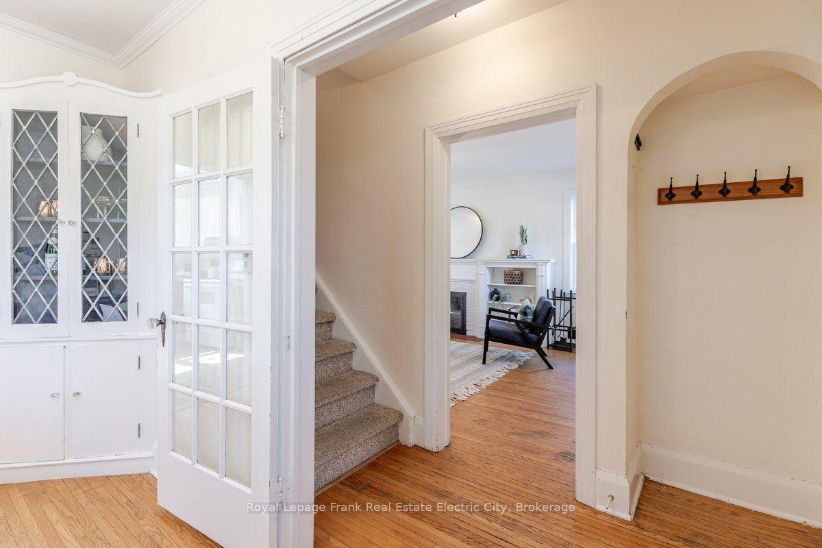 Photo 3 of 567 King Street, Peterborough, Town Ward 3 — HOMEH