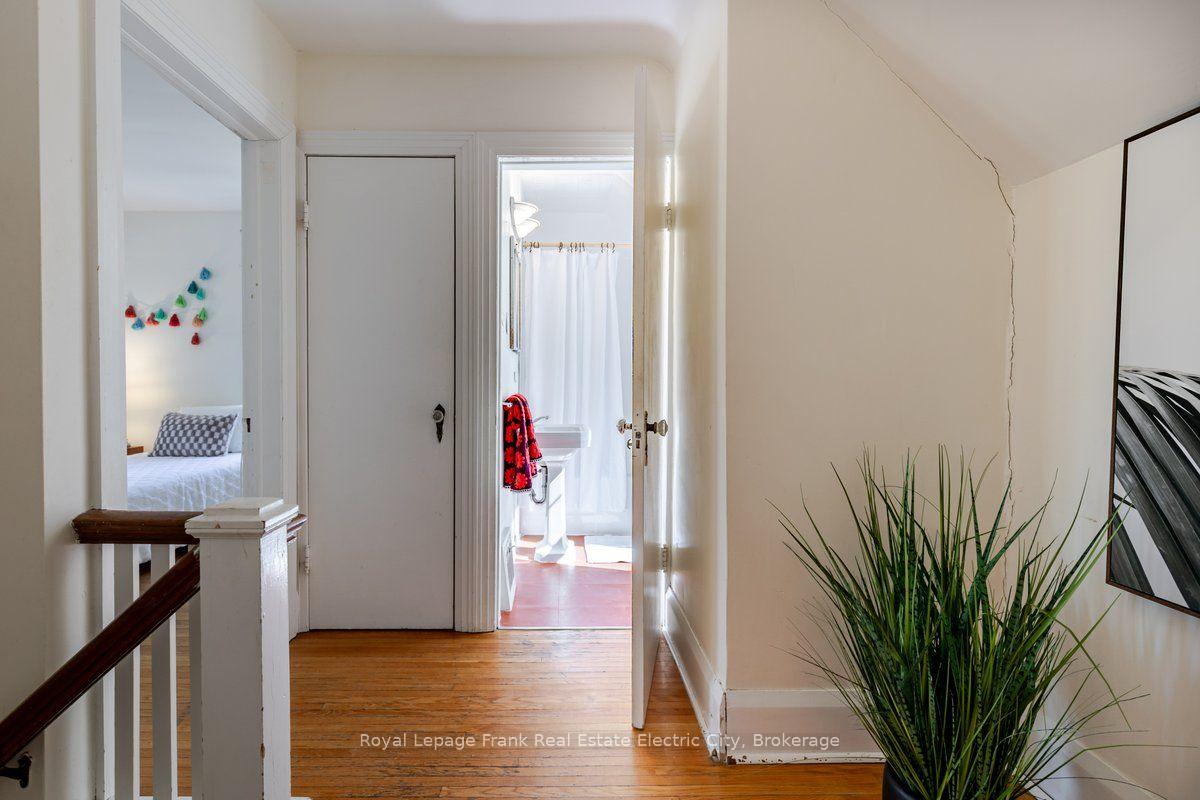 Photo 33 of 567 King Street, Peterborough, Town Ward 3 — HOMEH