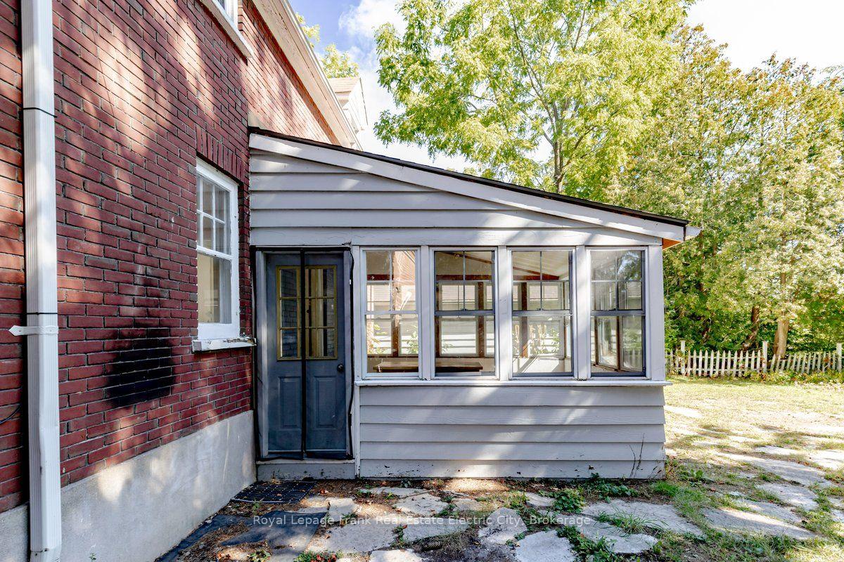 Photo 46 of 567 King Street, Peterborough, Town Ward 3 — HOMEH