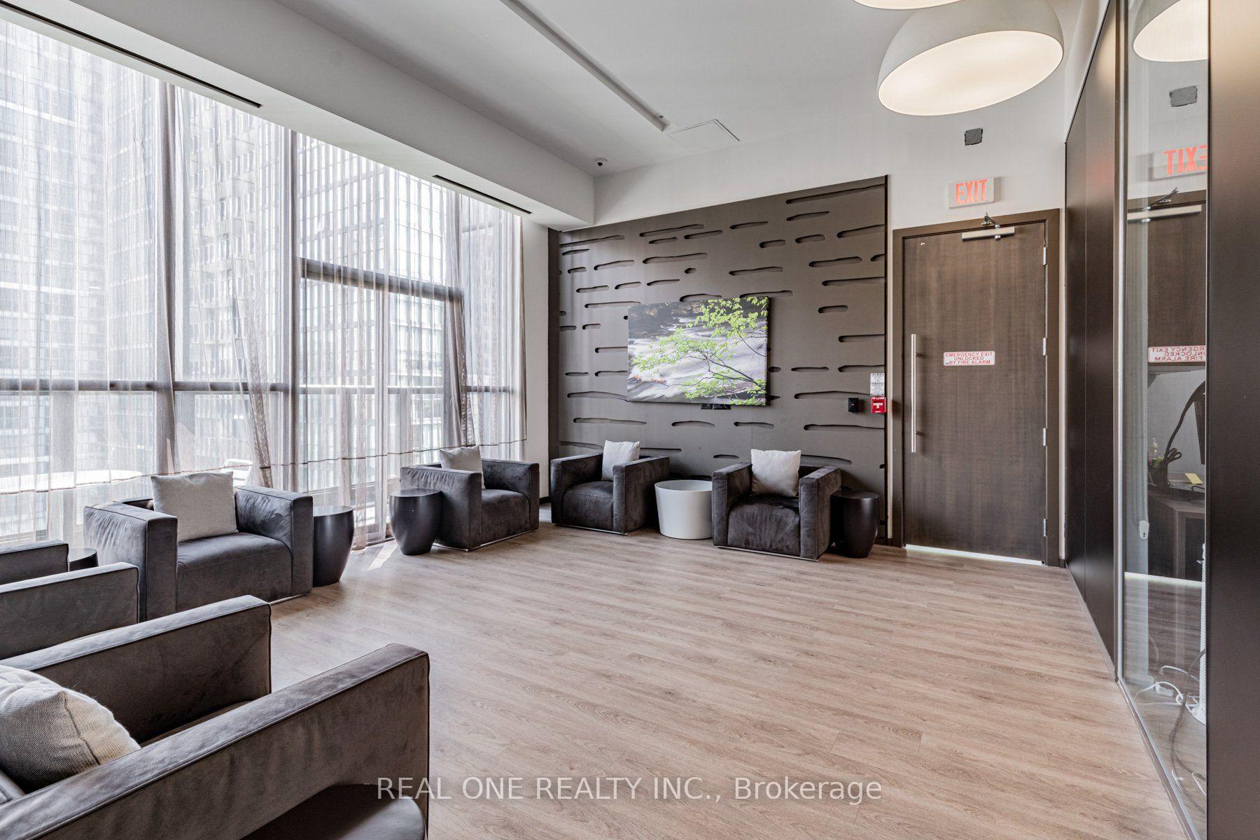 Photo 4 of Unit 1801, 101 Charles Street E, Toronto, Church-Yonge Corridor — HOMEH